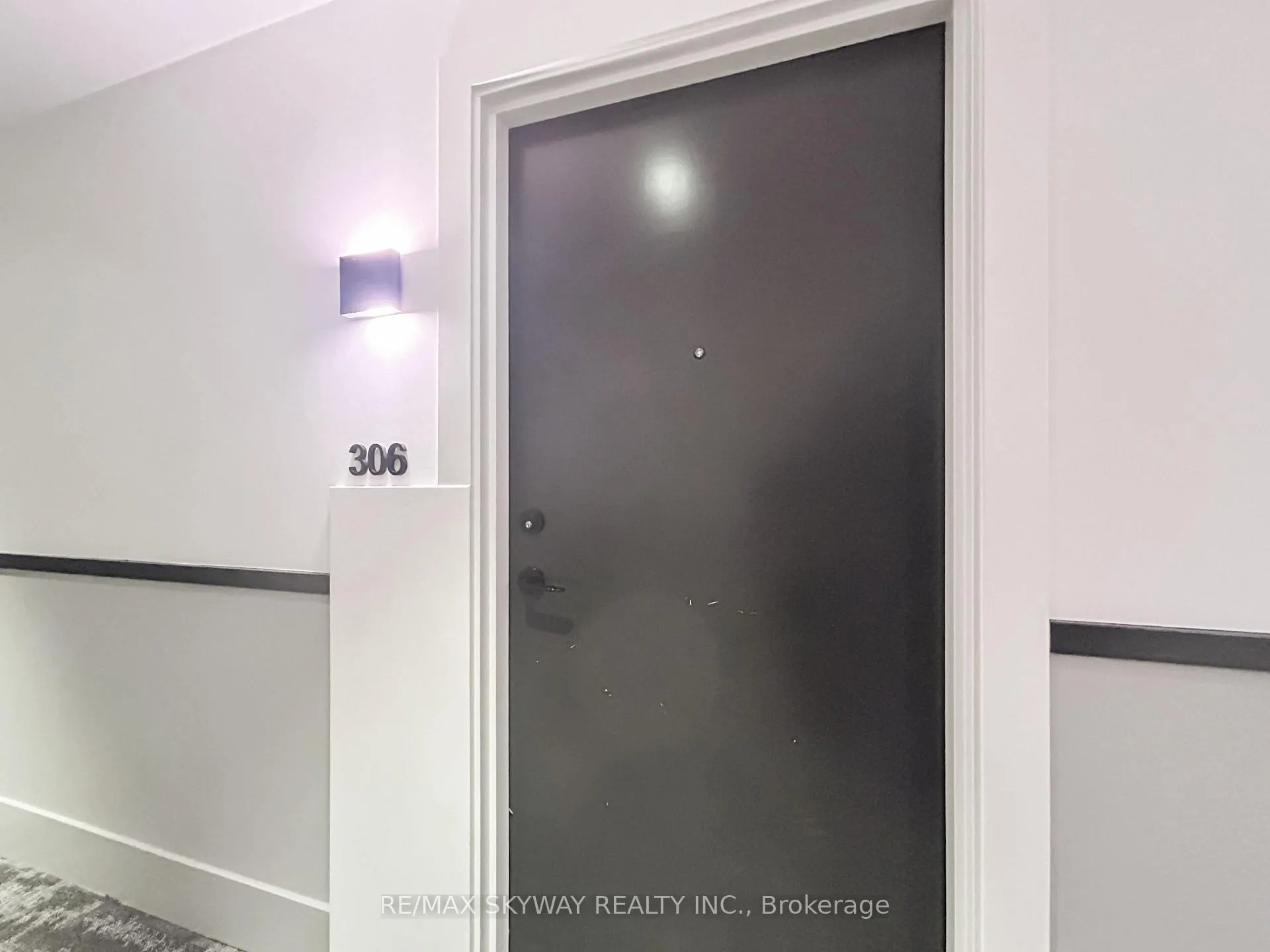 Photo 13 of Unit 306, 600 North Service Road, Hamilton, Stoney Creek — HOMEH