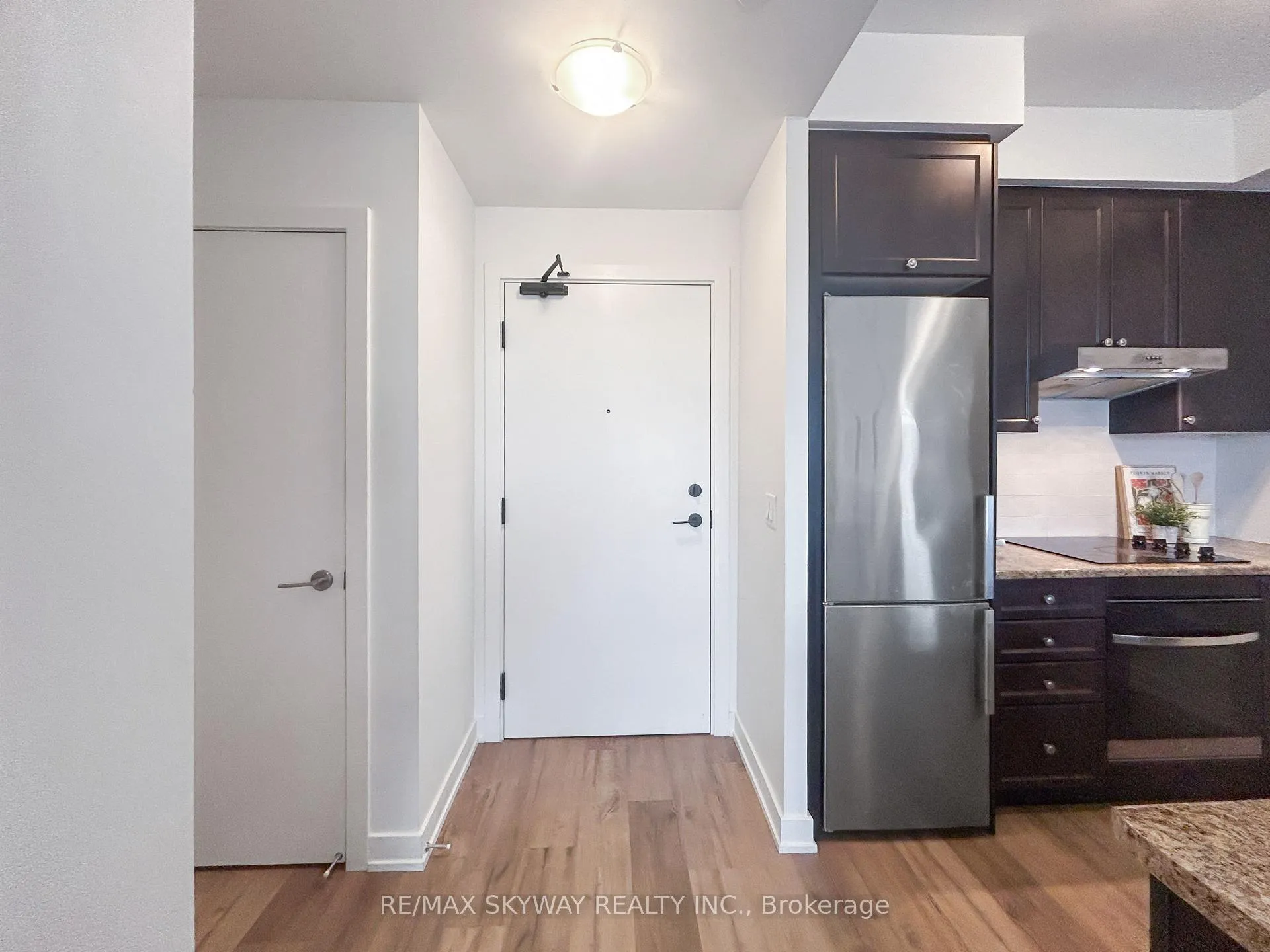 Photo 14 of Unit 306, 600 North Service Road, Hamilton, Stoney Creek — HOMEH