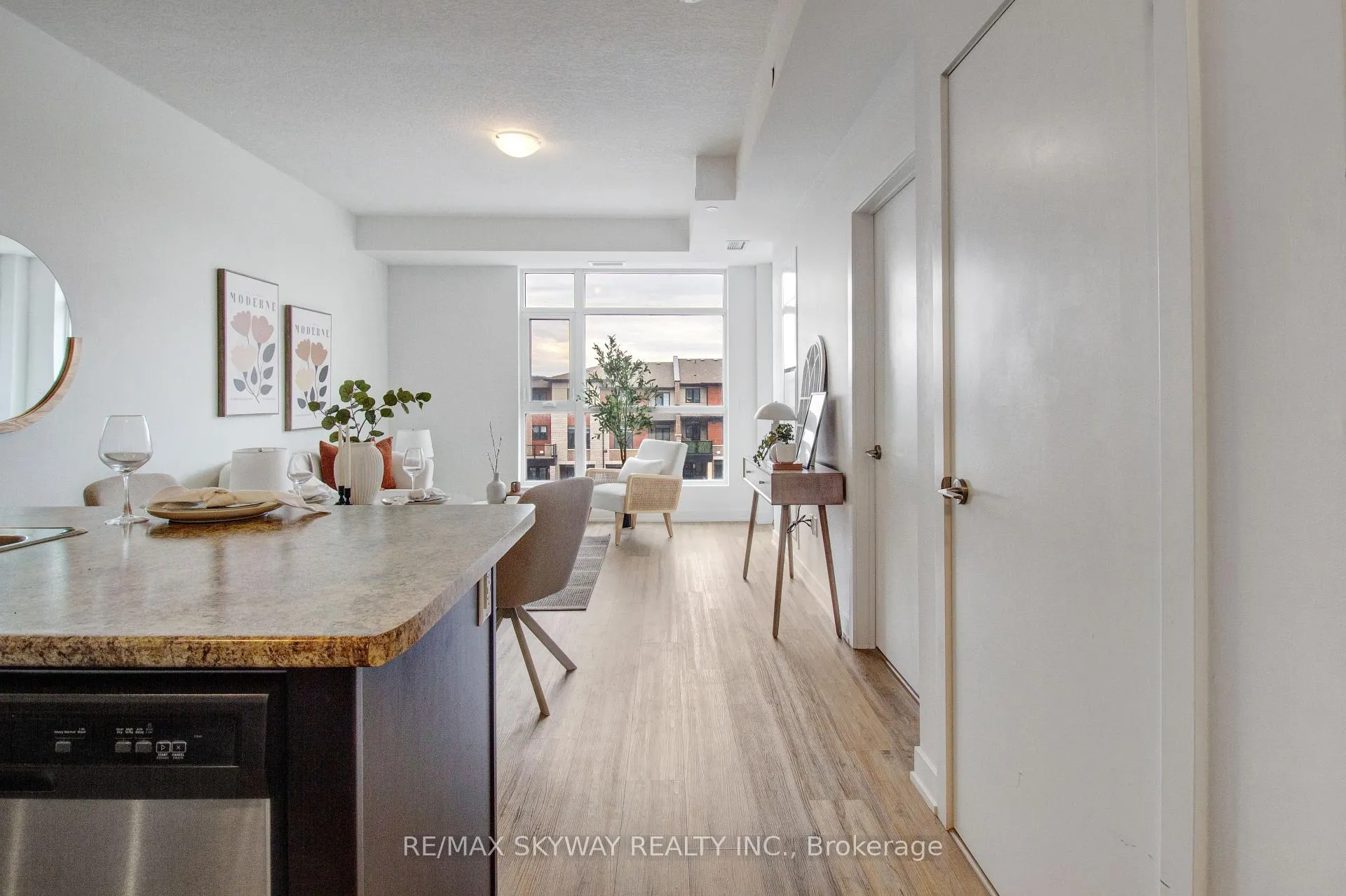 Photo 20 of Unit 306, 600 North Service Road, Hamilton, Stoney Creek — HOMEH