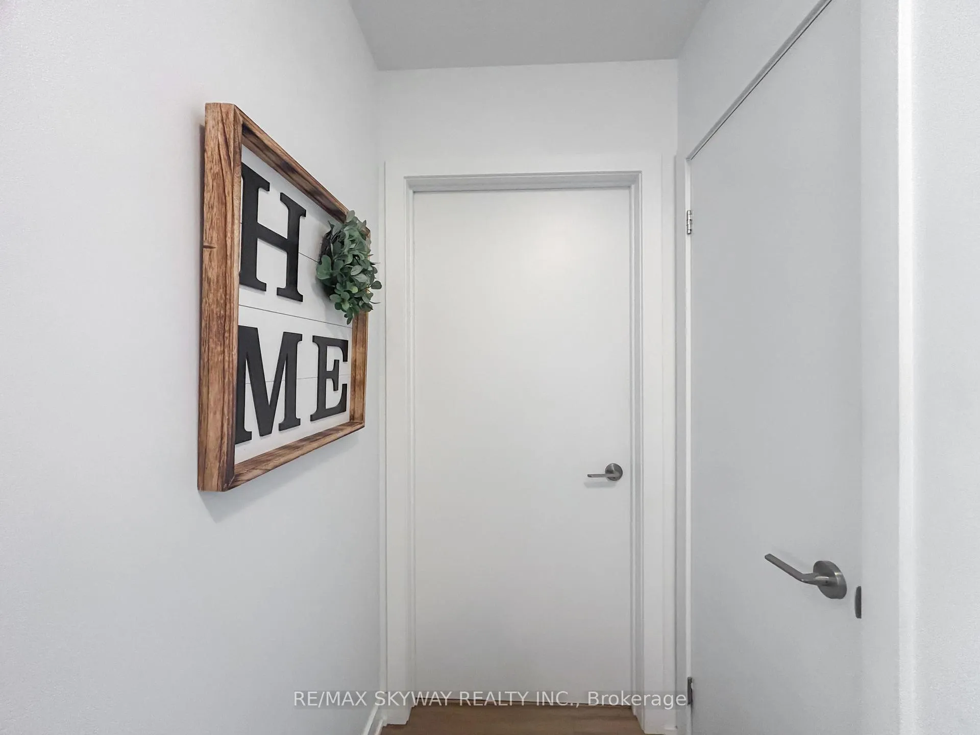 Photo 26 of Unit 306, 600 North Service Road, Hamilton, Stoney Creek — HOMEH
