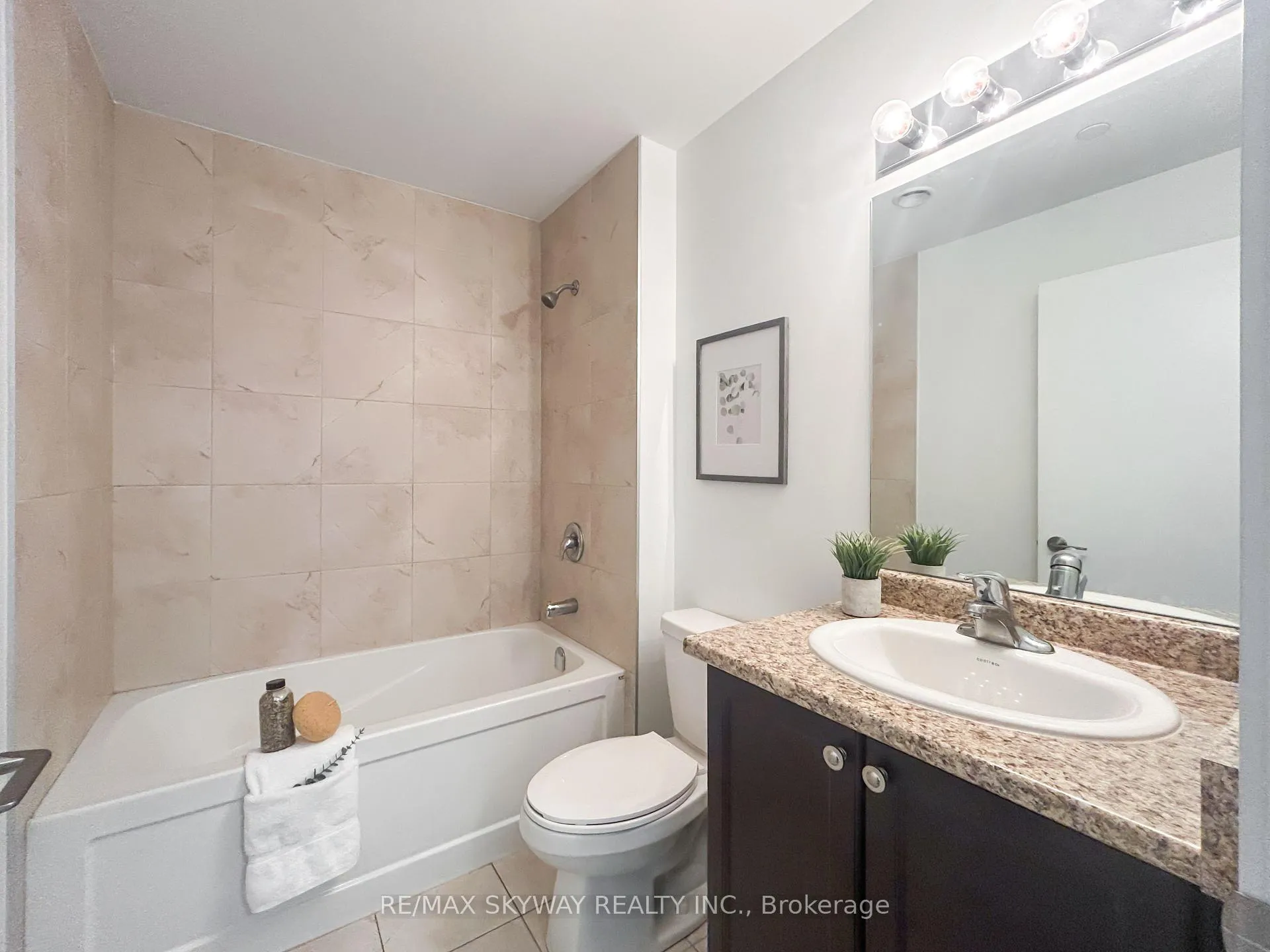 Photo 27 of Unit 306, 600 North Service Road, Hamilton, Stoney Creek — HOMEH