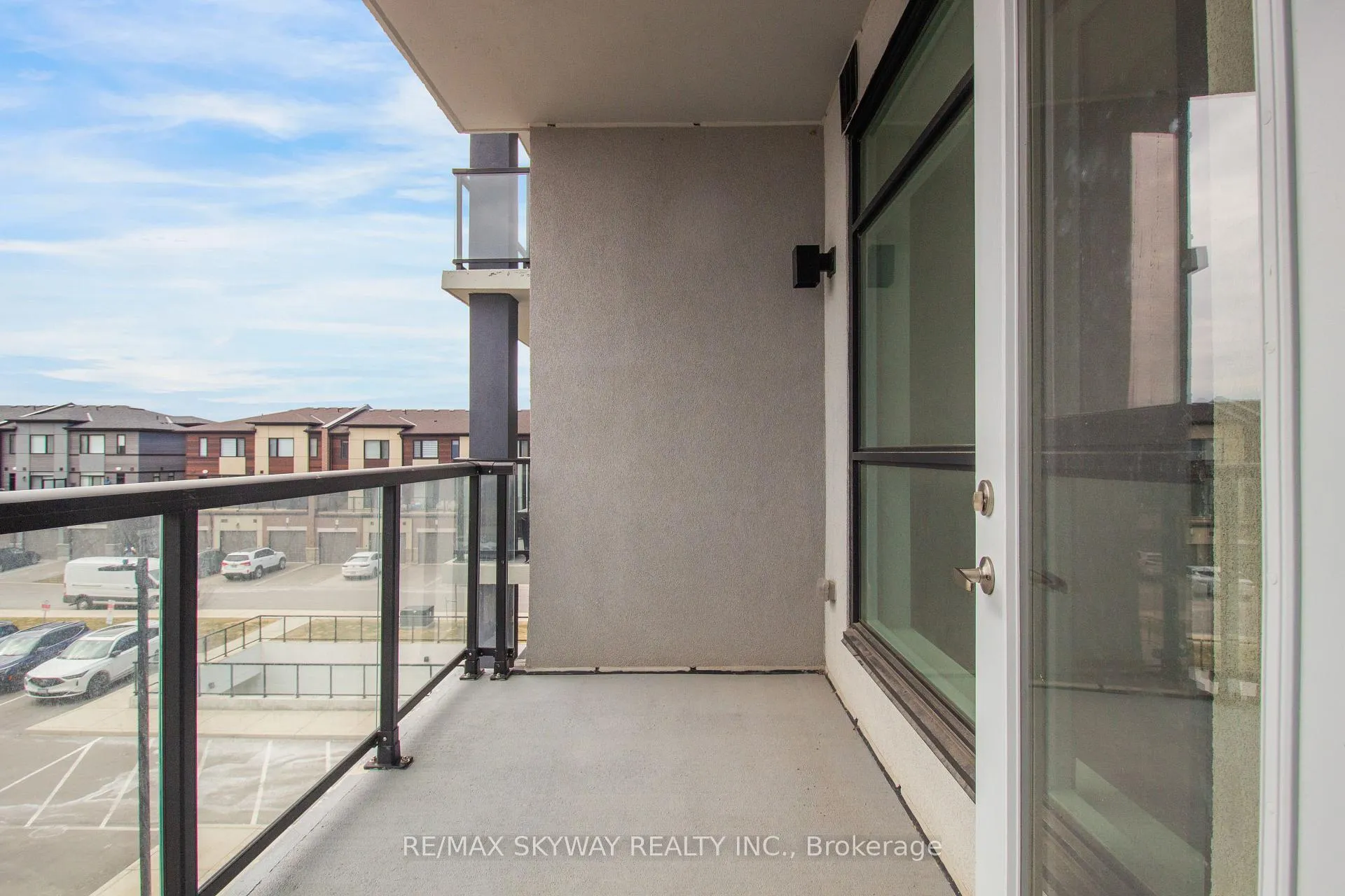Photo 35 of Unit 306, 600 North Service Road, Hamilton, Stoney Creek — HOMEH