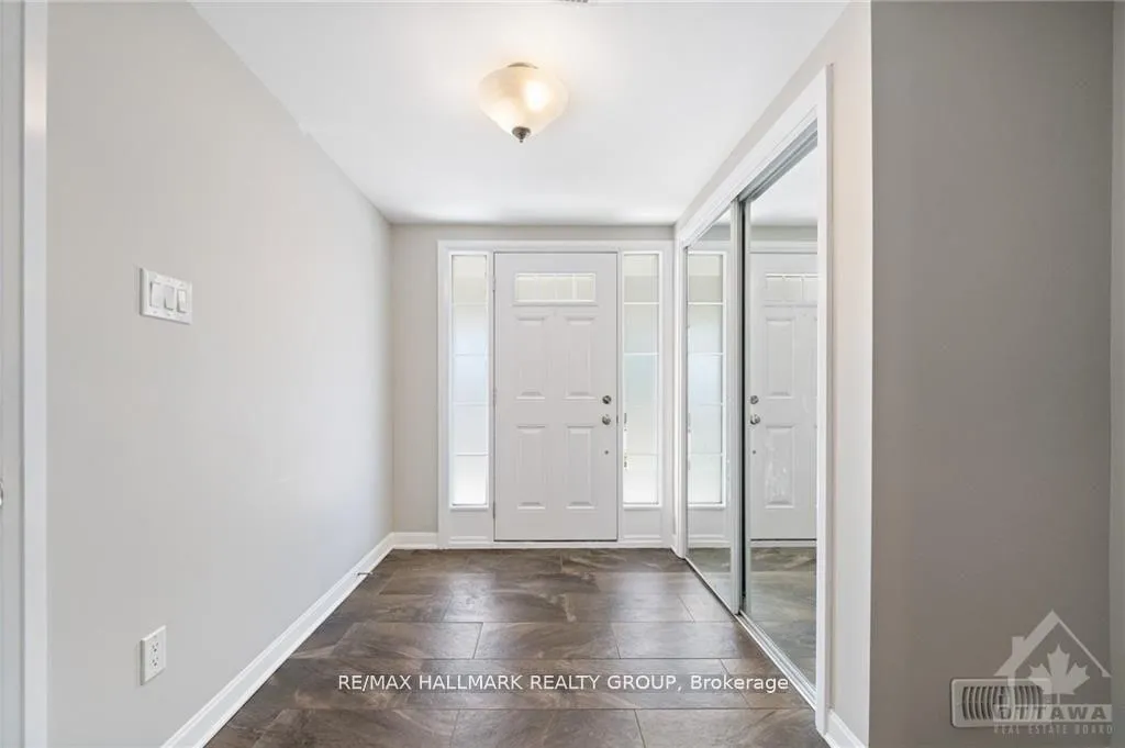 Photo 4 of 318 Willow Aster Circle, Ottawa, Avalon West — HOMEH