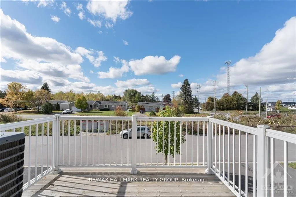 Photo 18 of 318 Willow Aster Circle, Ottawa, Avalon West — HOMEH