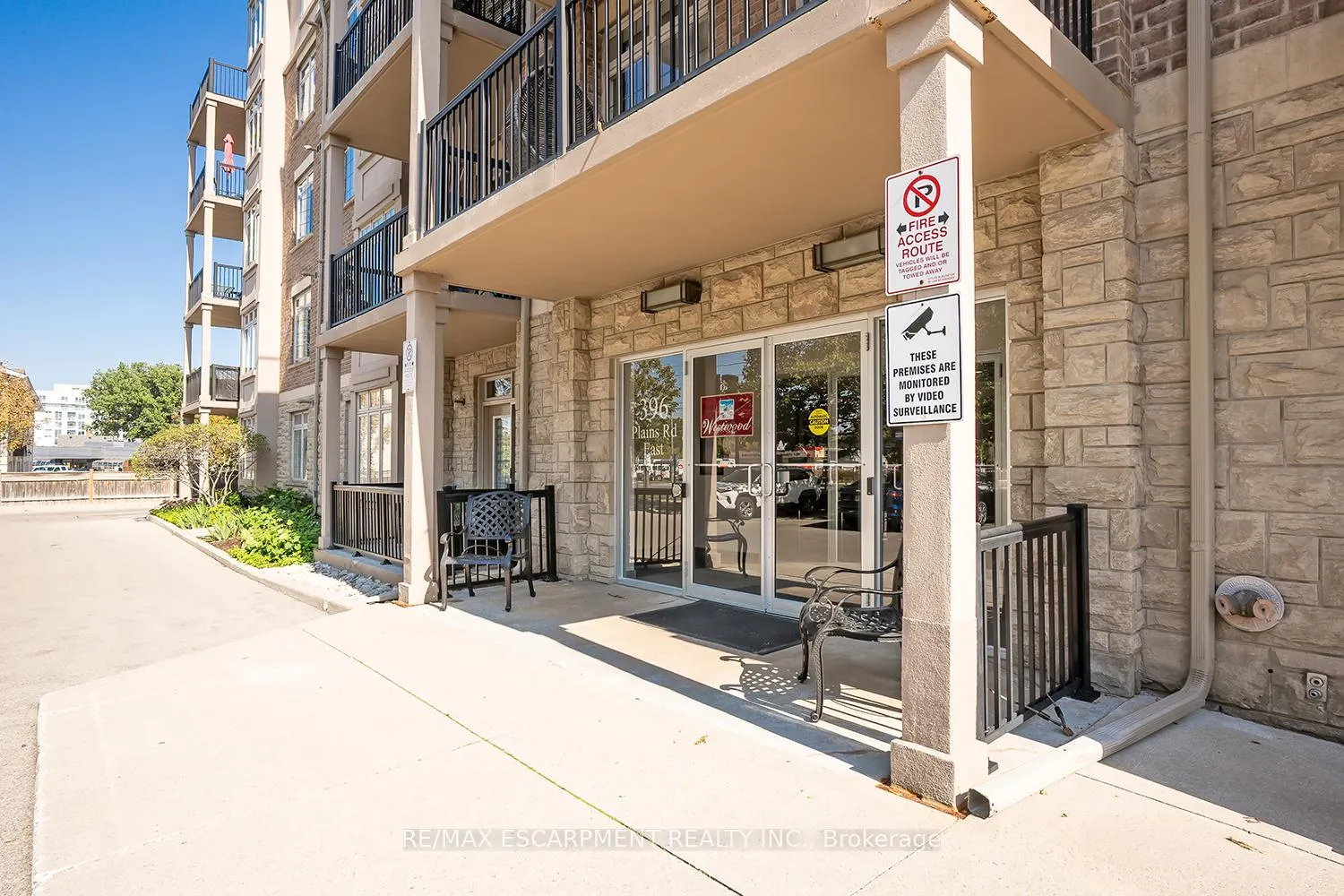 Photo 2 of Unit 503, 396 Plains Road E, Burlington, LaSalle — HOMEH