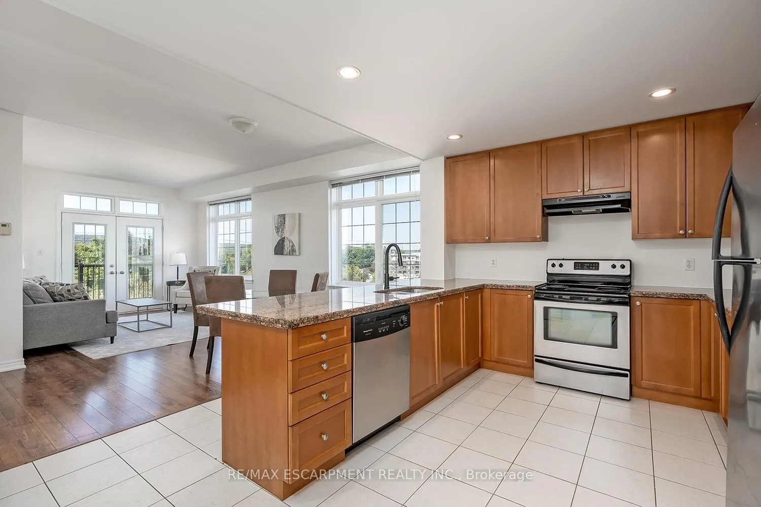 Photo 6 of Unit 503, 396 Plains Road E, Burlington, LaSalle — HOMEH
