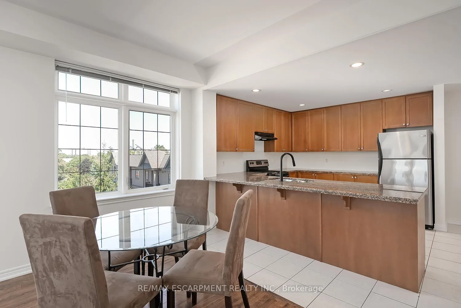 Photo 11 of Unit 503, 396 Plains Road E, Burlington, LaSalle — HOMEH