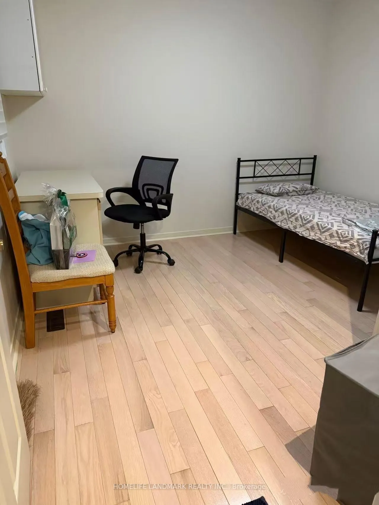 Photo 2 of Unit 1, 48 Glendale Road, Markham, Thornlea — HOMEH