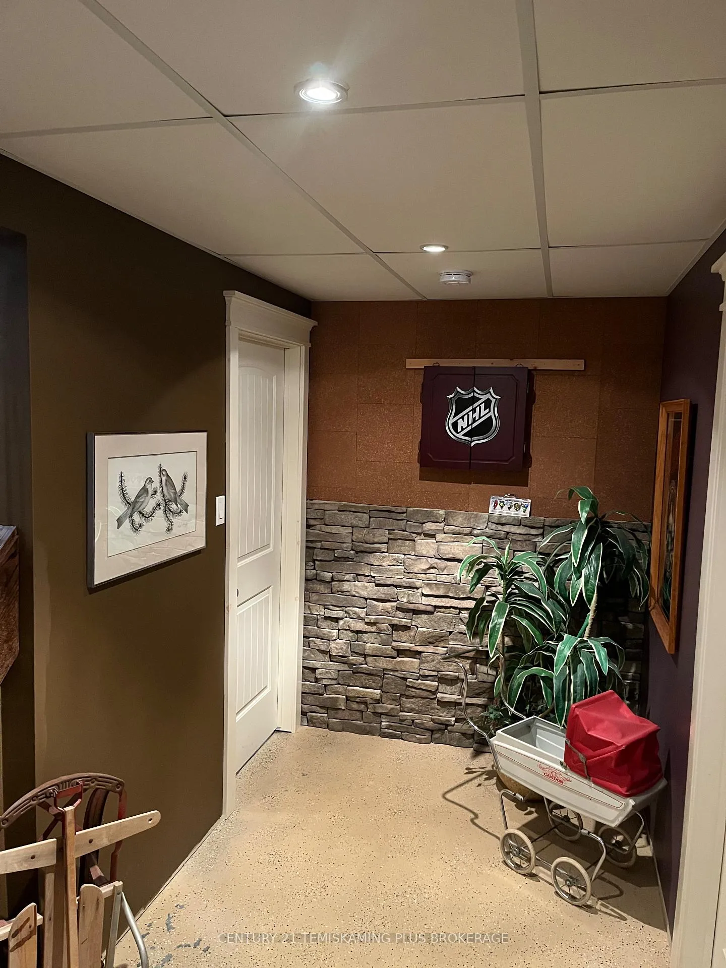 Photo 2 of 7 Poplar Crescent, Temagami — HOMEH