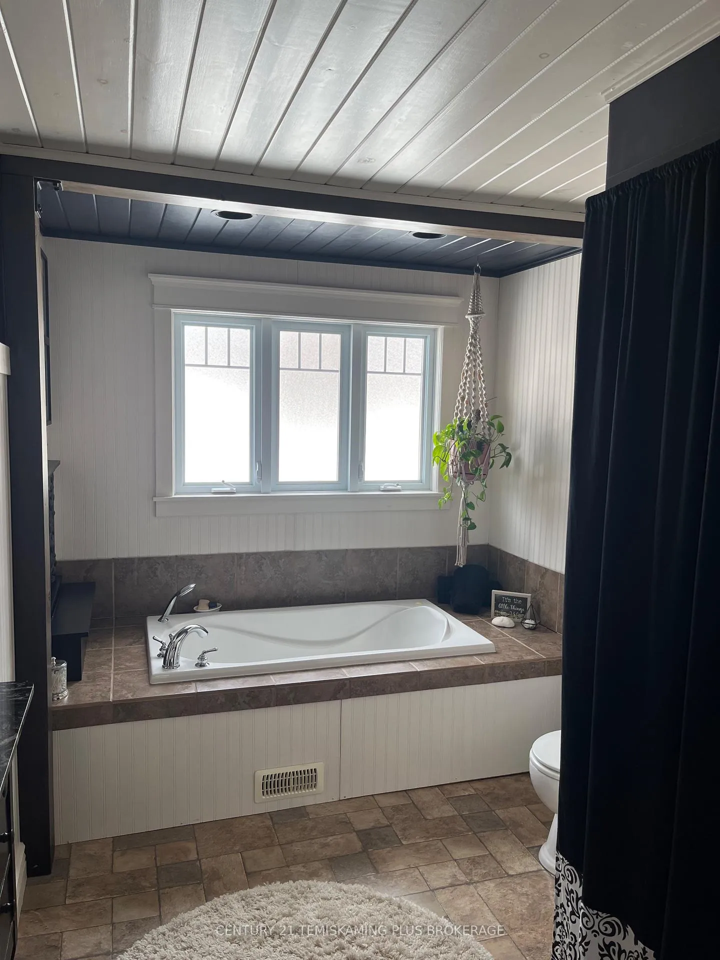 Photo 24 of 7 Poplar Crescent, Temagami — HOMEH