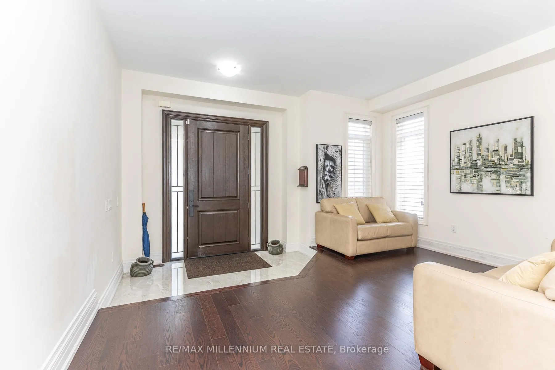 Photo 5 of 11 Algoma Drive, Vaughan, Kleinburg — HOMEH