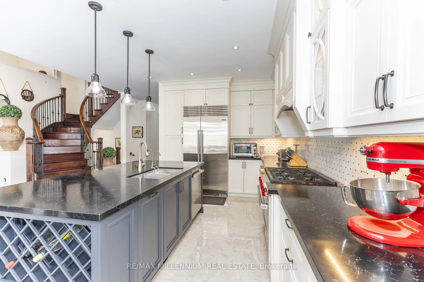 Photo 23 of 11 Algoma Drive, Vaughan, Kleinburg — HOMEH