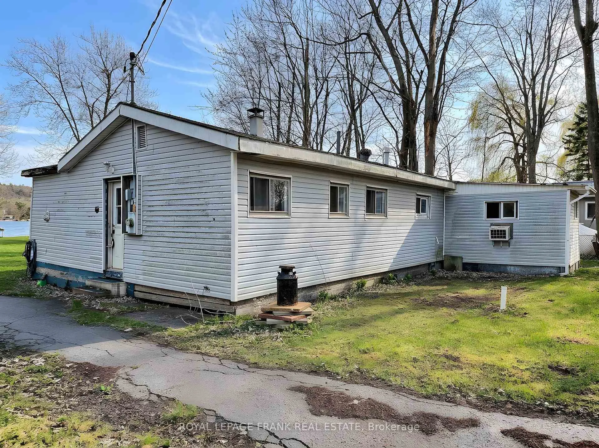 Photo 5 of 55 Prior Lane, Quinte West, Sidney Ward — HOMEH