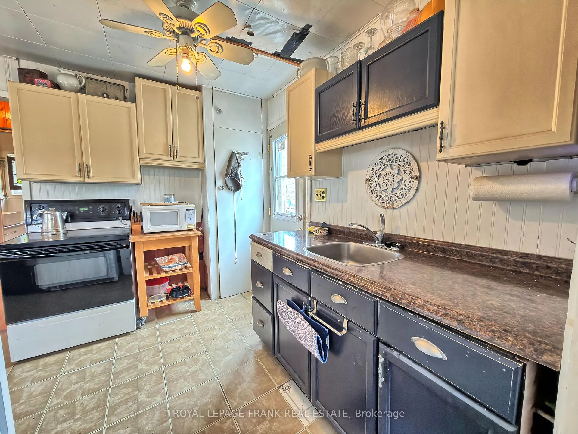 Photo 19 of 55 Prior Lane, Quinte West, Sidney Ward — HOMEH
