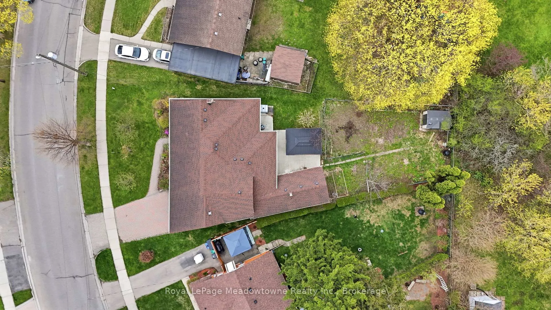 Photo 6 of 237 Woodhaven Road, Kitchener, Vanier - Kitchener — HOMEH