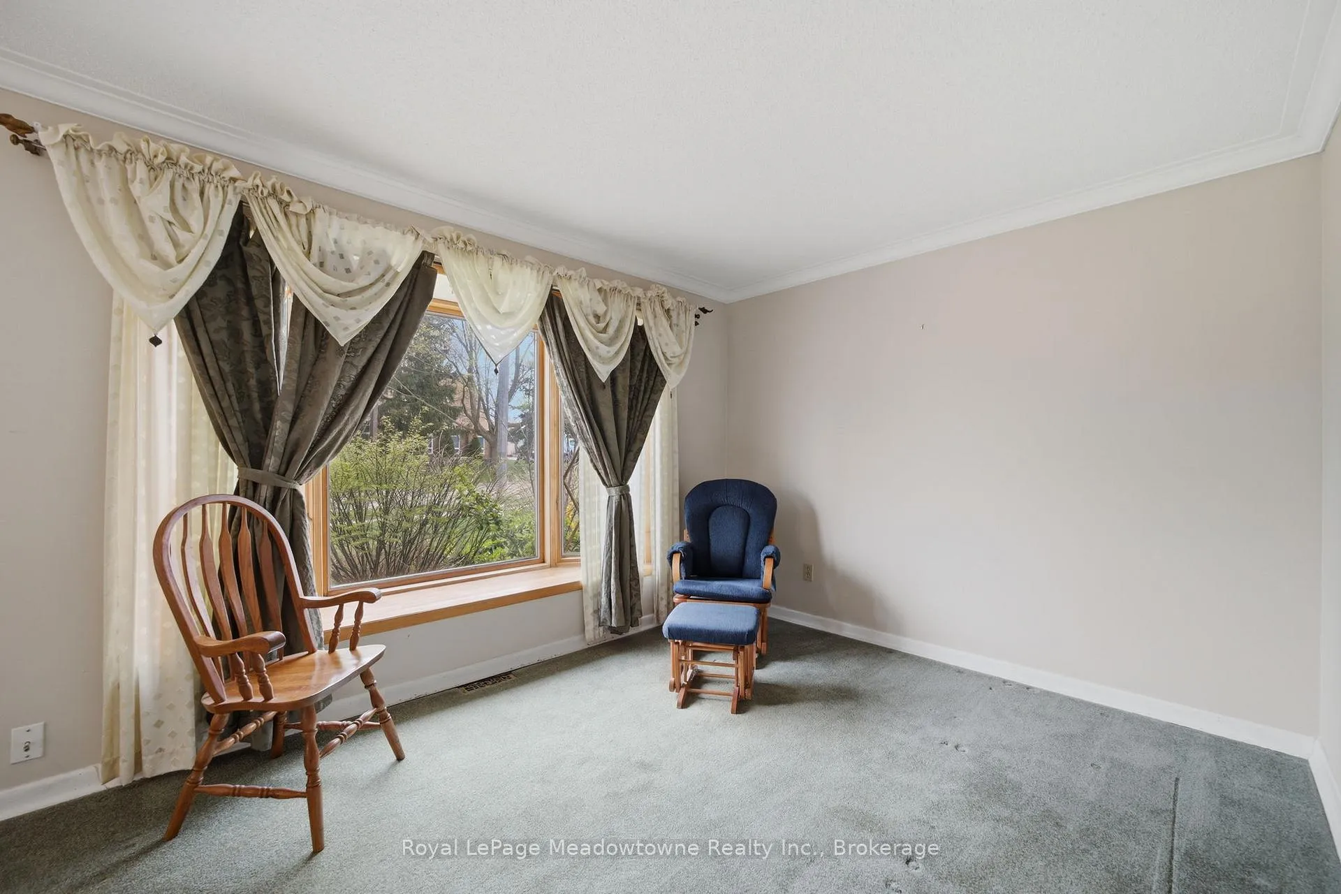 Photo 8 of 237 Woodhaven Road, Kitchener, Vanier - Kitchener — HOMEH