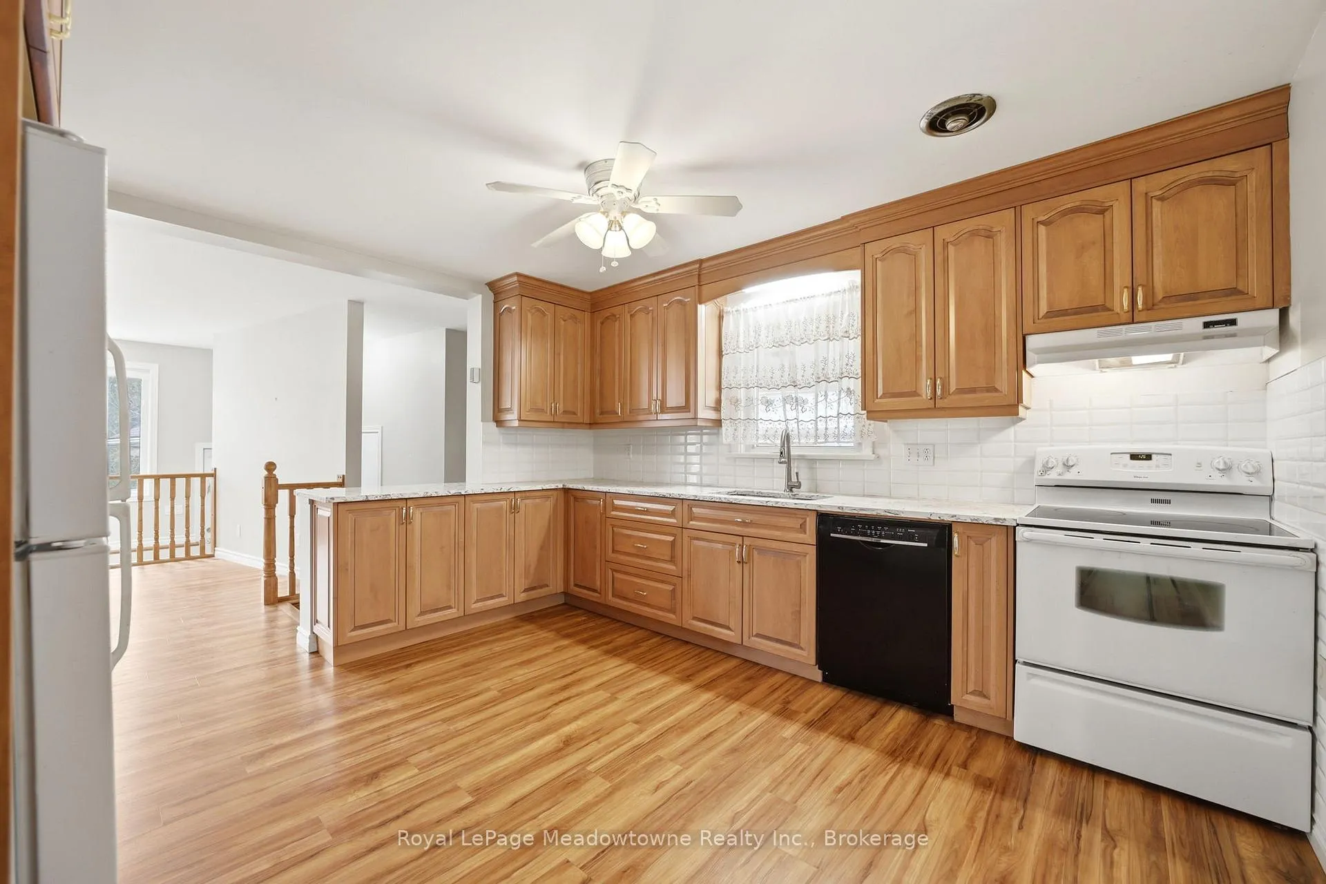 Photo 15 of 237 Woodhaven Road, Kitchener, Vanier - Kitchener — HOMEH