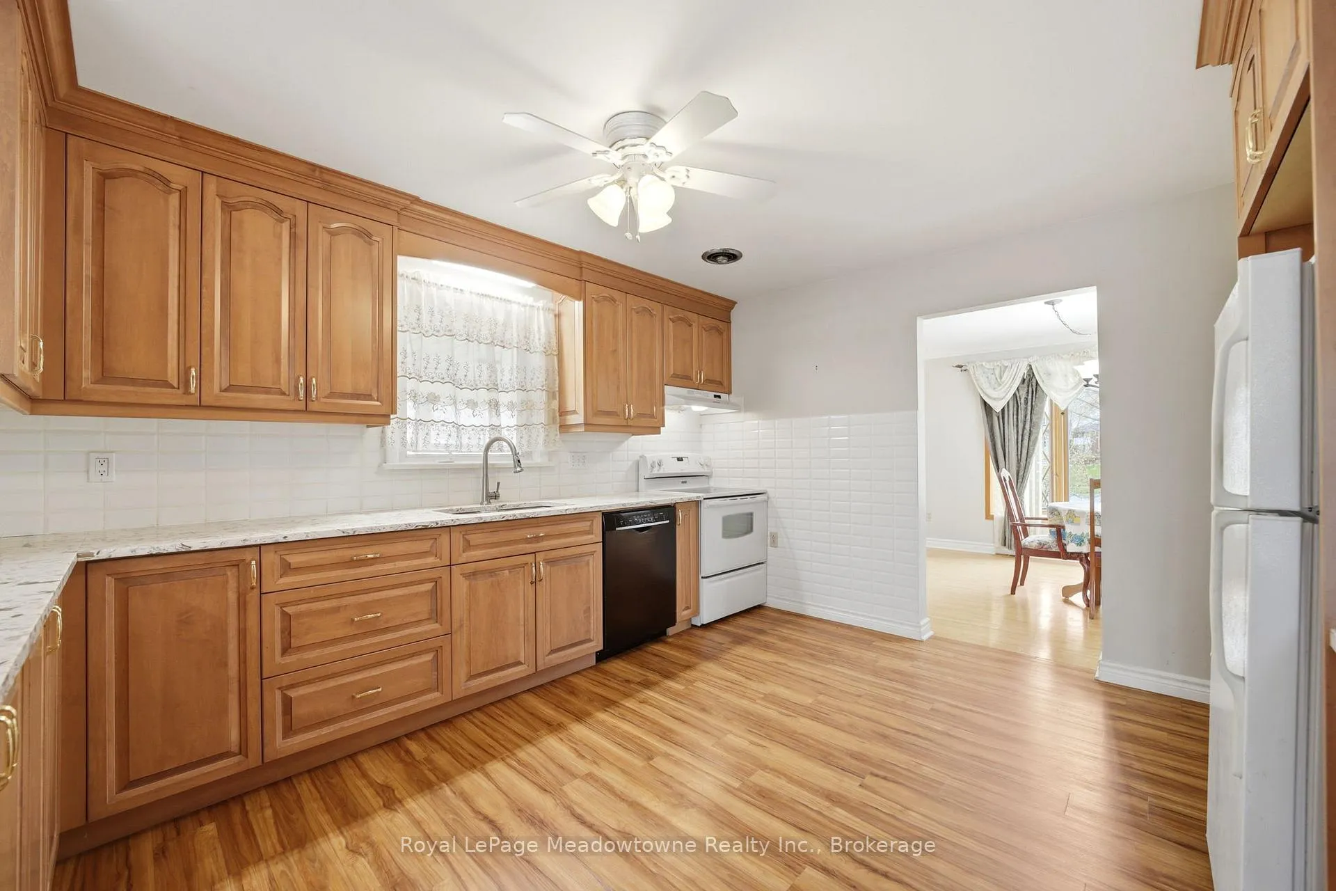 Photo 19 of 237 Woodhaven Road, Kitchener, Vanier - Kitchener — HOMEH