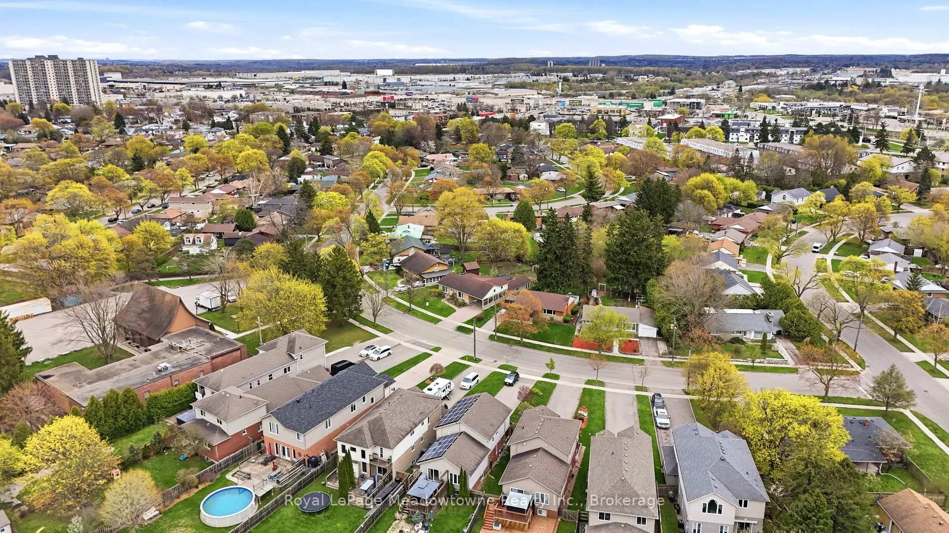 Photo 43 of 237 Woodhaven Road, Kitchener, Vanier - Kitchener — HOMEH