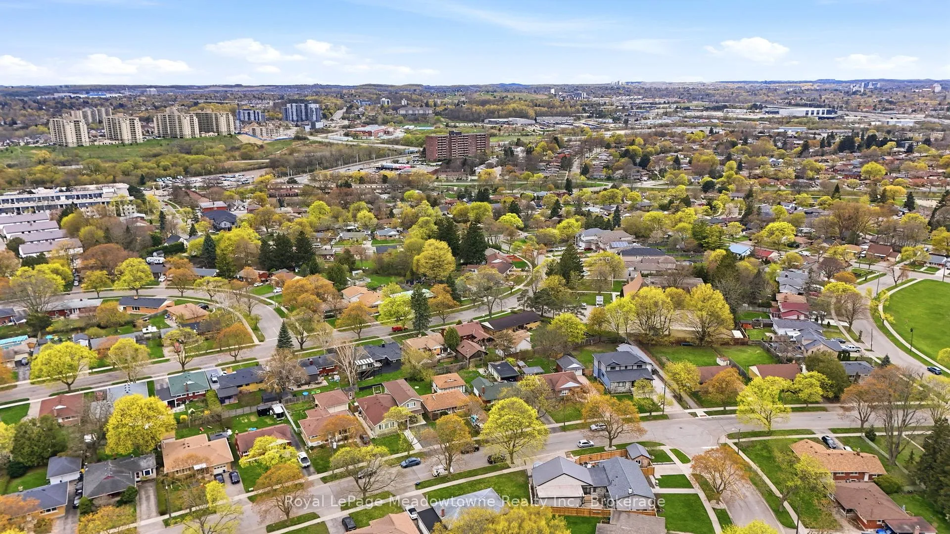 Photo 44 of 237 Woodhaven Road, Kitchener, Vanier - Kitchener — HOMEH