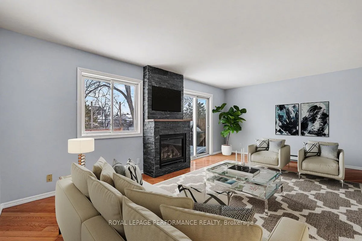 Photo 3 of 1367 Cedarcroft Crescent, Ottawa, Pineview — HOMEH