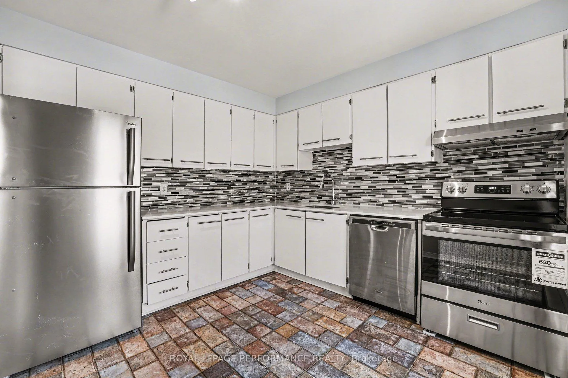 Photo 7 of 1367 Cedarcroft Crescent, Ottawa, Pineview — HOMEH
