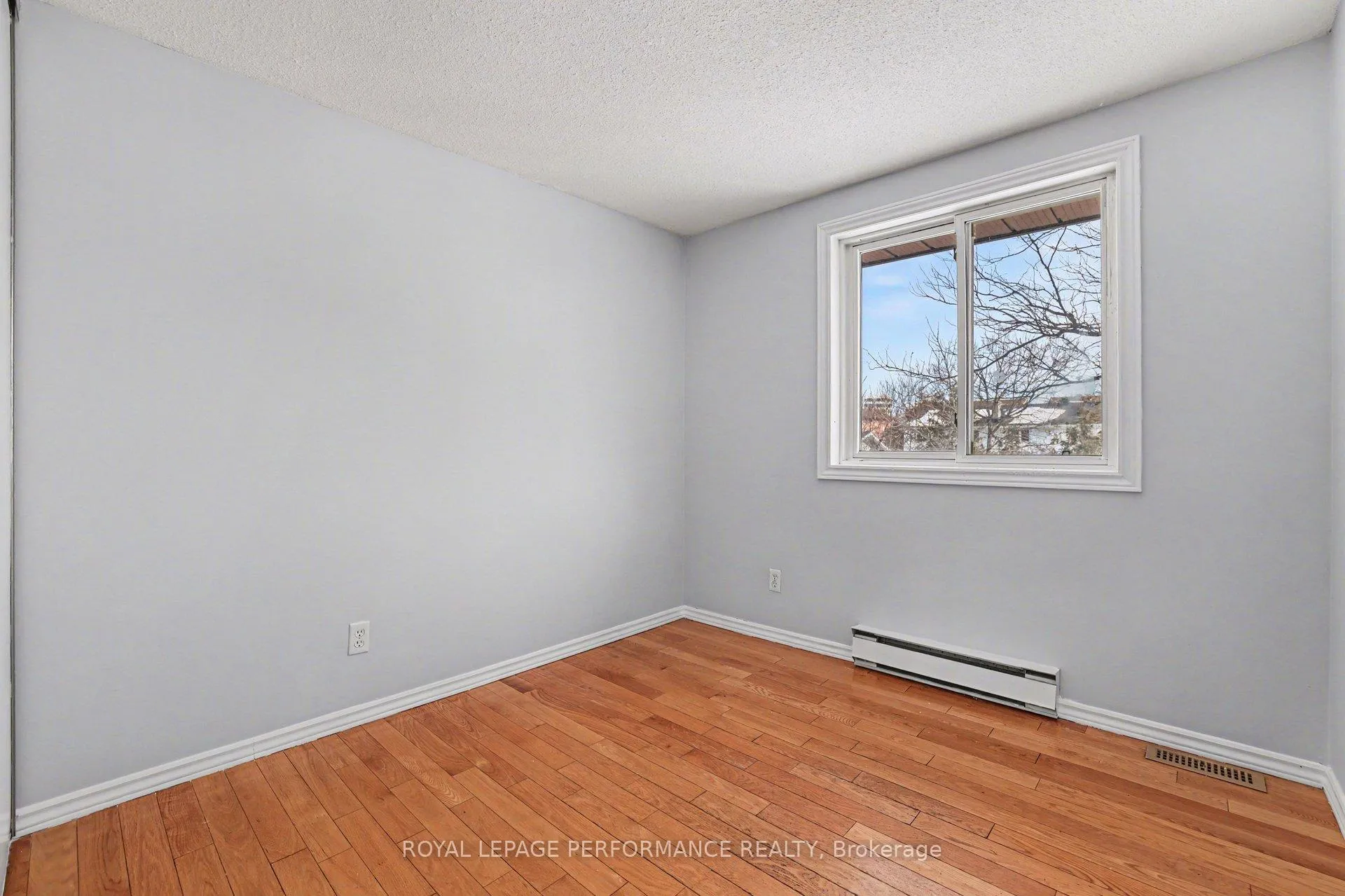 Photo 19 of 1367 Cedarcroft Crescent, Ottawa, Pineview — HOMEH