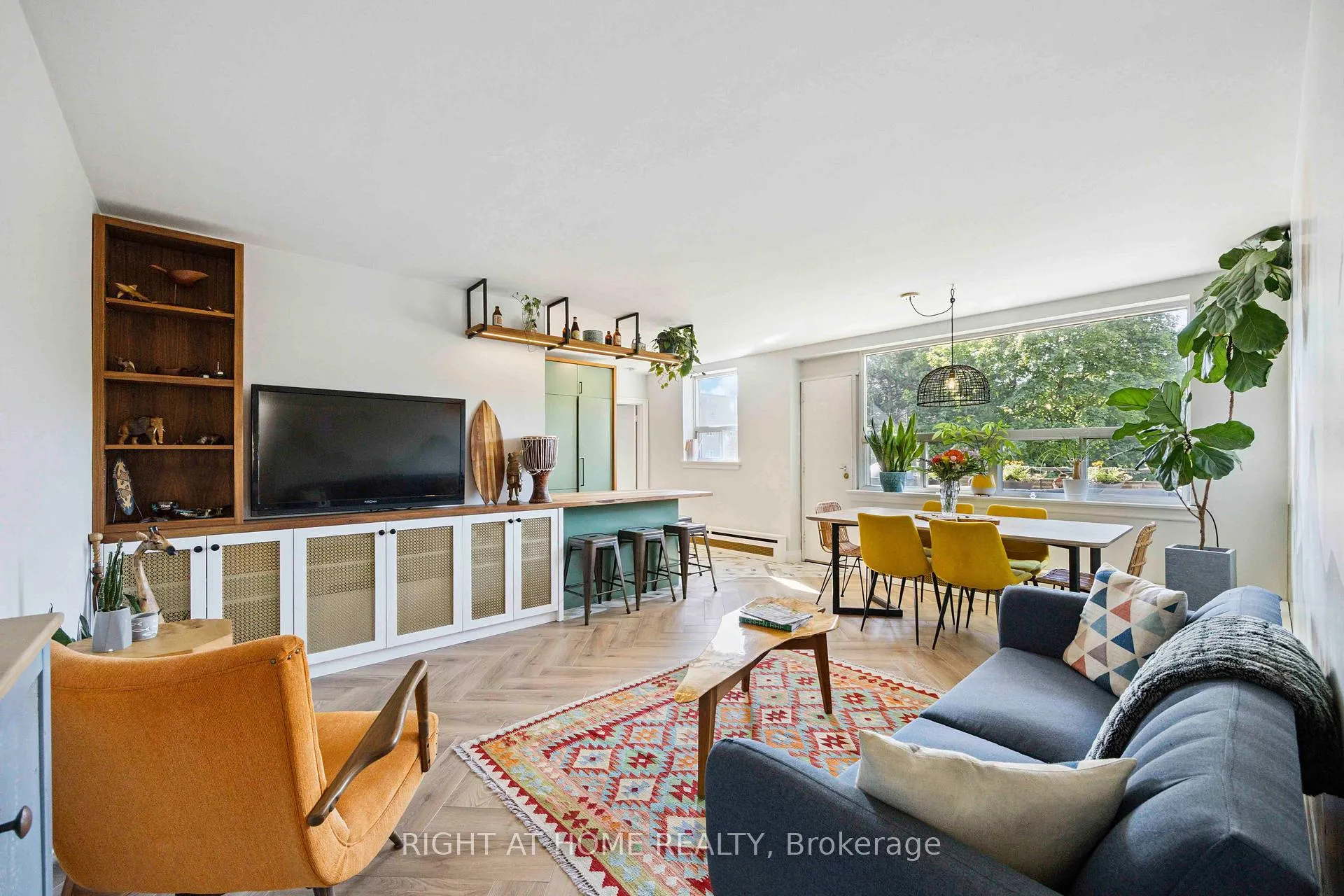 Photo 3 of Unit 103, 57 Neptune Drive, Toronto, Englemount-Lawrence — HOMEH