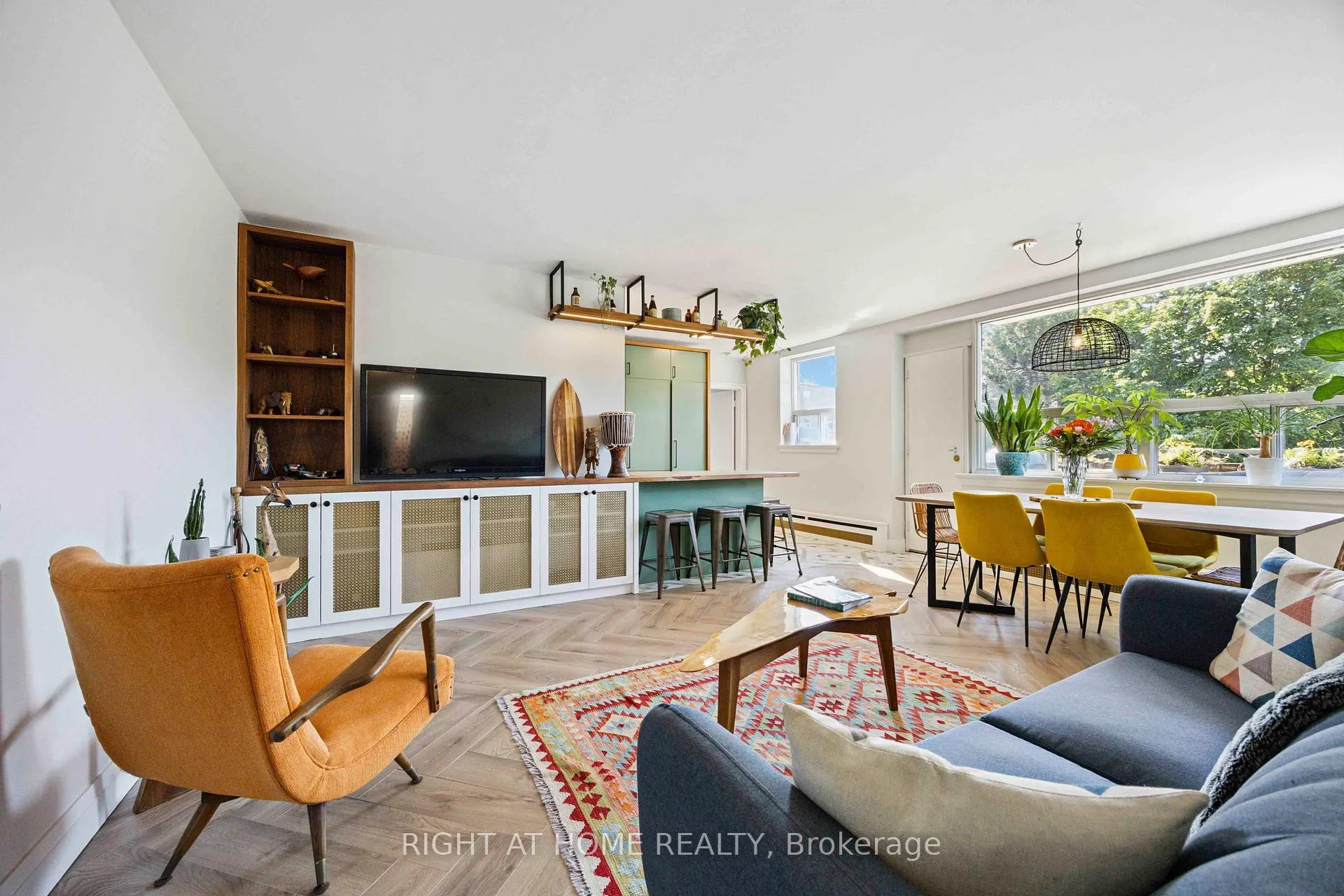 Photo 6 of Unit 103, 57 Neptune Drive, Toronto, Englemount-Lawrence — HOMEH