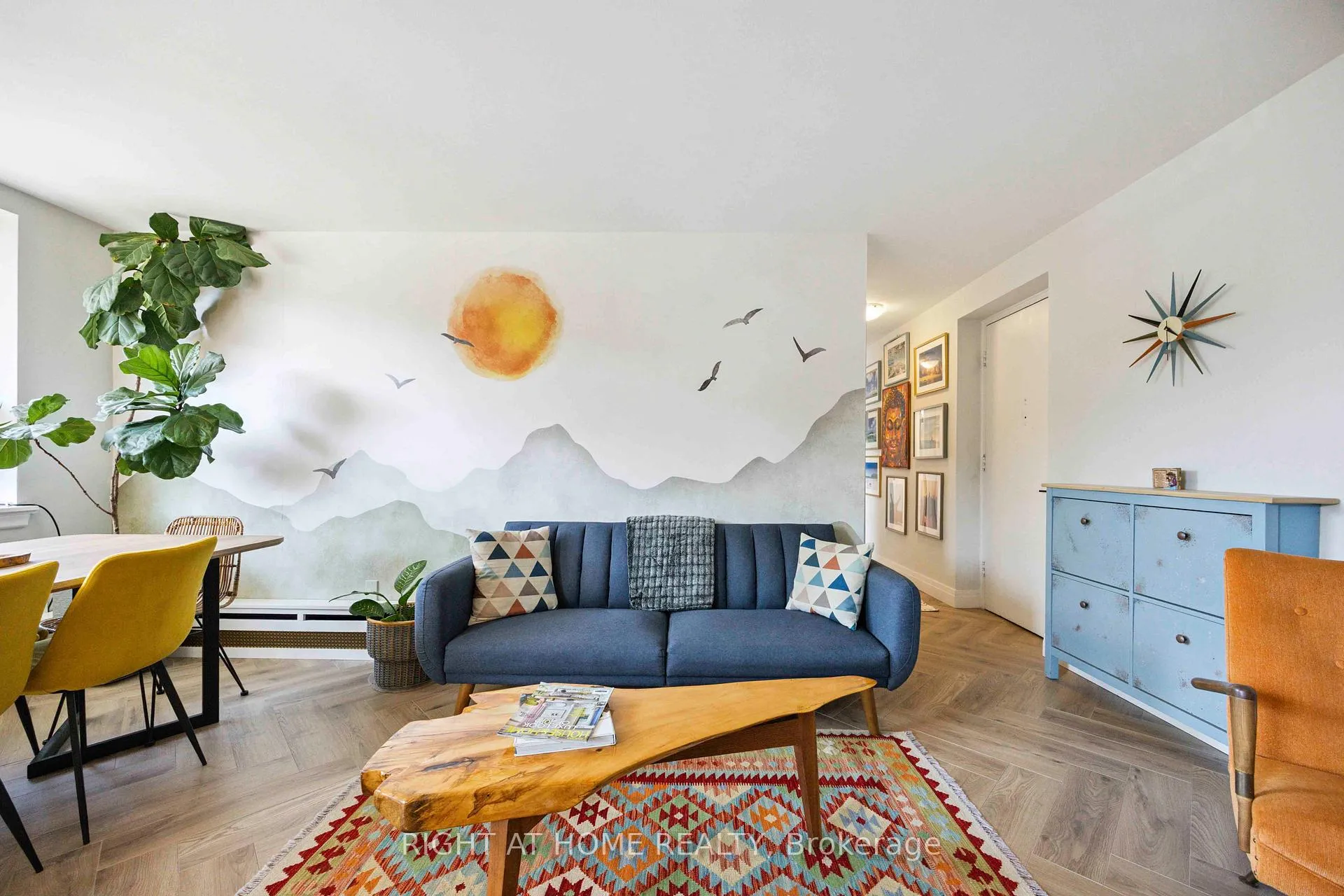 Photo 7 of Unit 103, 57 Neptune Drive, Toronto, Englemount-Lawrence — HOMEH