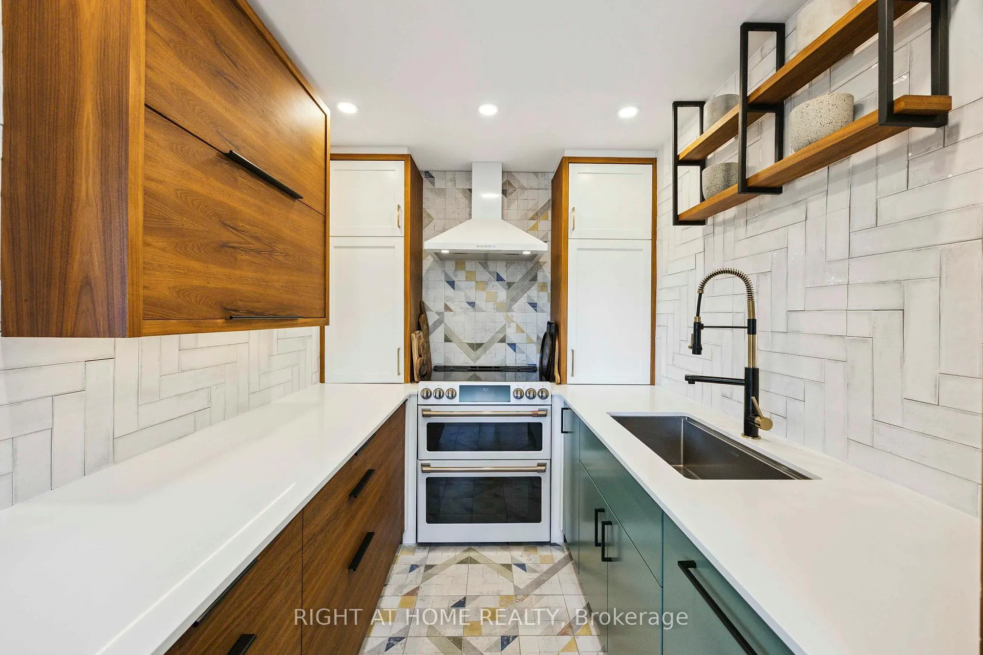 Photo 11 of Unit 103, 57 Neptune Drive, Toronto, Englemount-Lawrence — HOMEH
