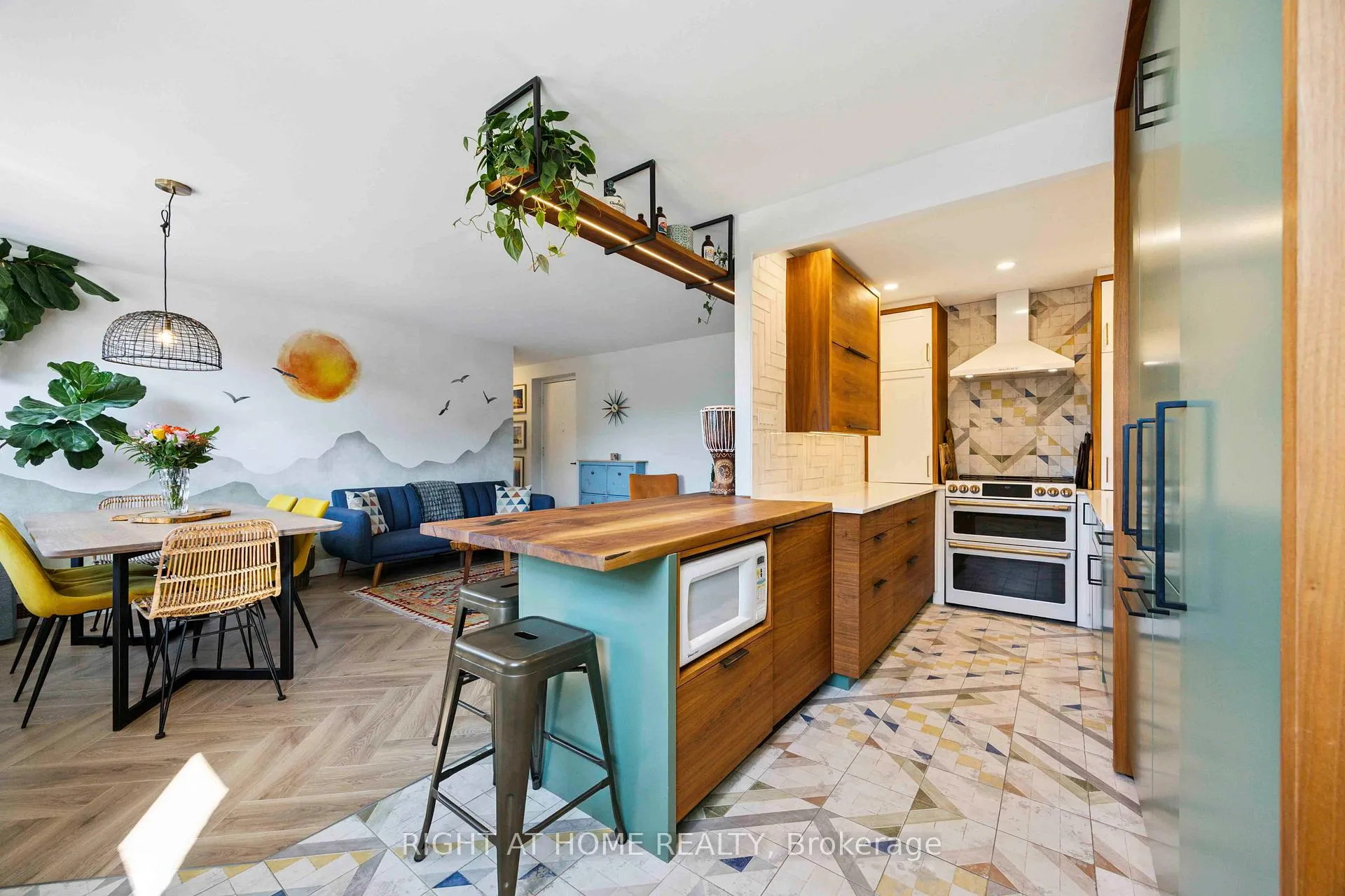 Photo 12 of Unit 103, 57 Neptune Drive, Toronto, Englemount-Lawrence — HOMEH