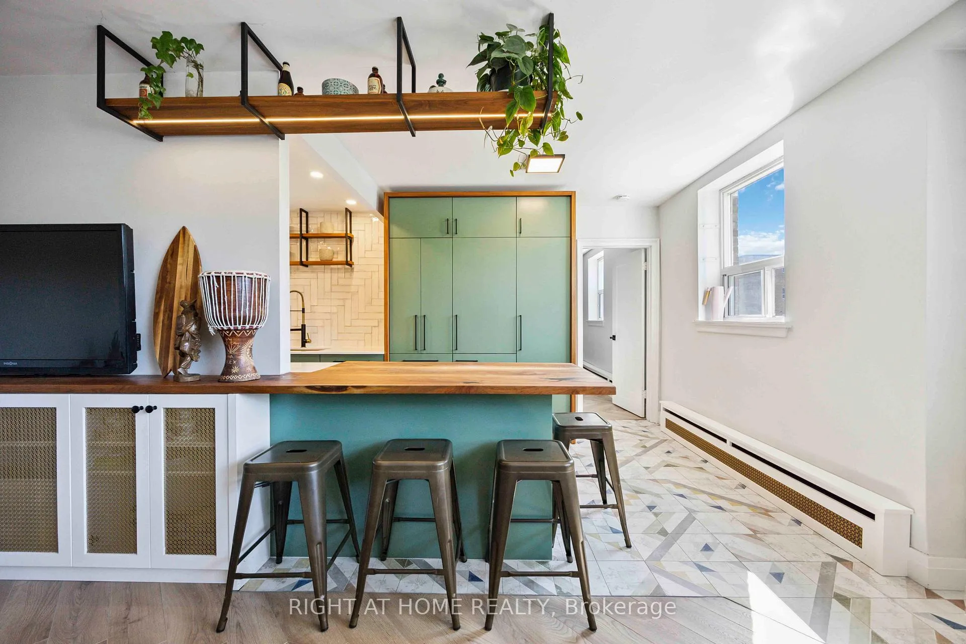 Photo 13 of Unit 103, 57 Neptune Drive, Toronto, Englemount-Lawrence — HOMEH