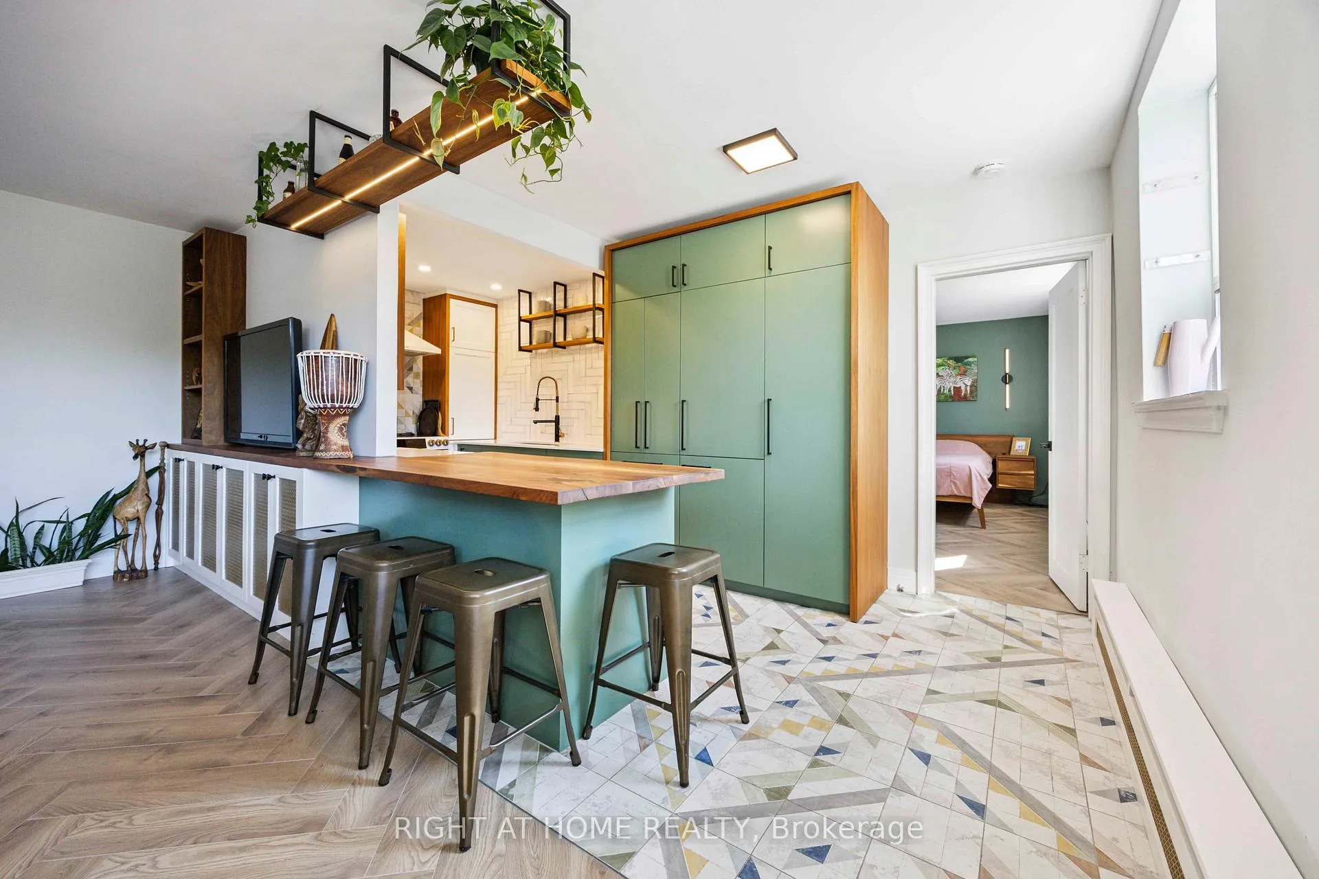 Photo 14 of Unit 103, 57 Neptune Drive, Toronto, Englemount-Lawrence — HOMEH