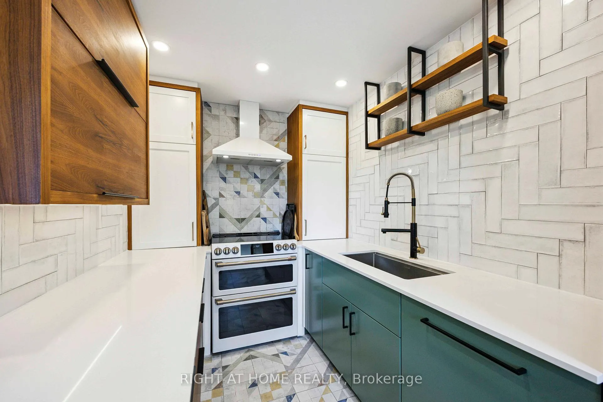 Photo 15 of Unit 103, 57 Neptune Drive, Toronto, Englemount-Lawrence — HOMEH