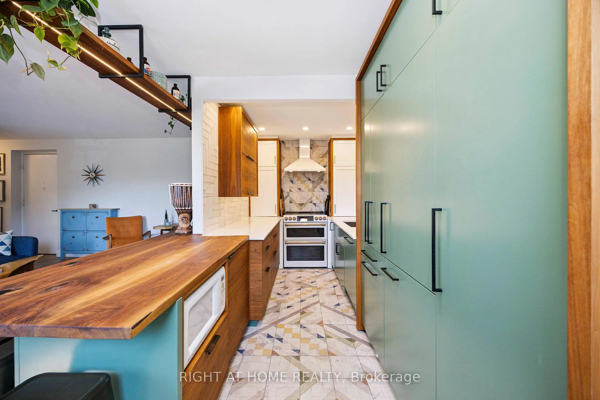 Photo 17 of Unit 103, 57 Neptune Drive, Toronto, Englemount-Lawrence — HOMEH