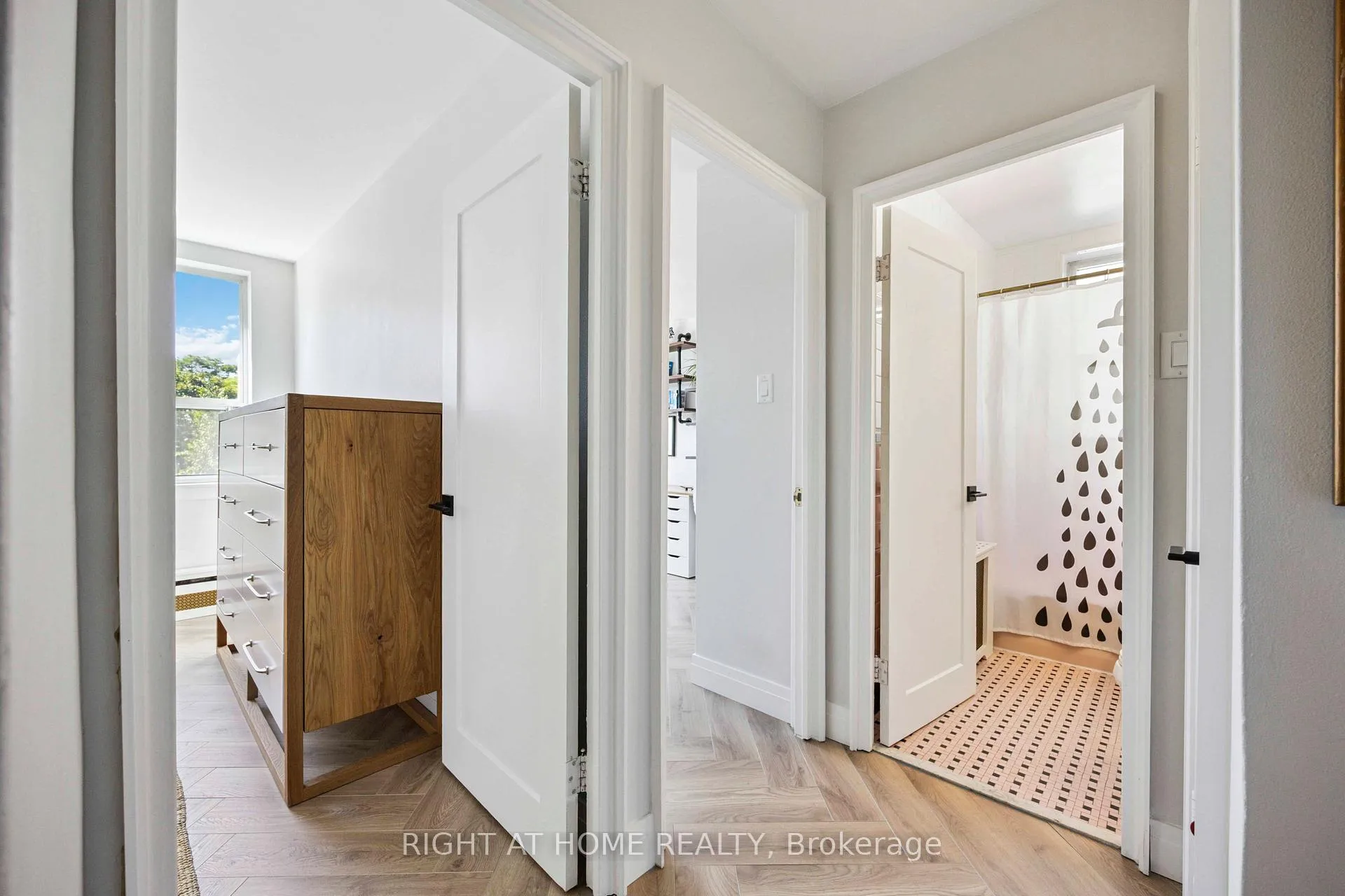 Photo 22 of Unit 103, 57 Neptune Drive, Toronto, Englemount-Lawrence — HOMEH