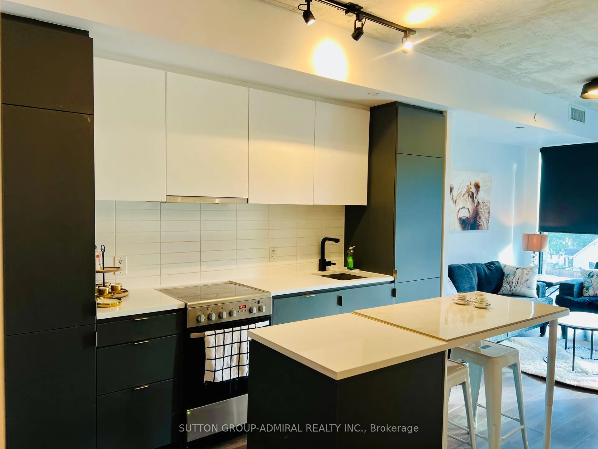 Photo 4 of Unit 323, 7 Smith Crescent, Etobicoke, Stonegate-Queensway — HOMEH