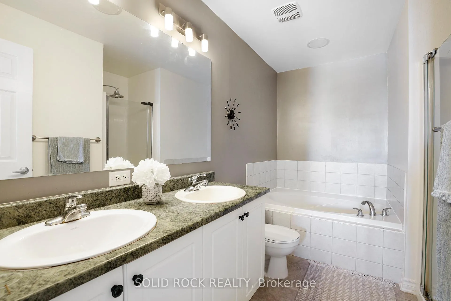 Photo 21 of 62 Evelyn Powers Private, Ottawa, Stittsville (South) — HOMEH