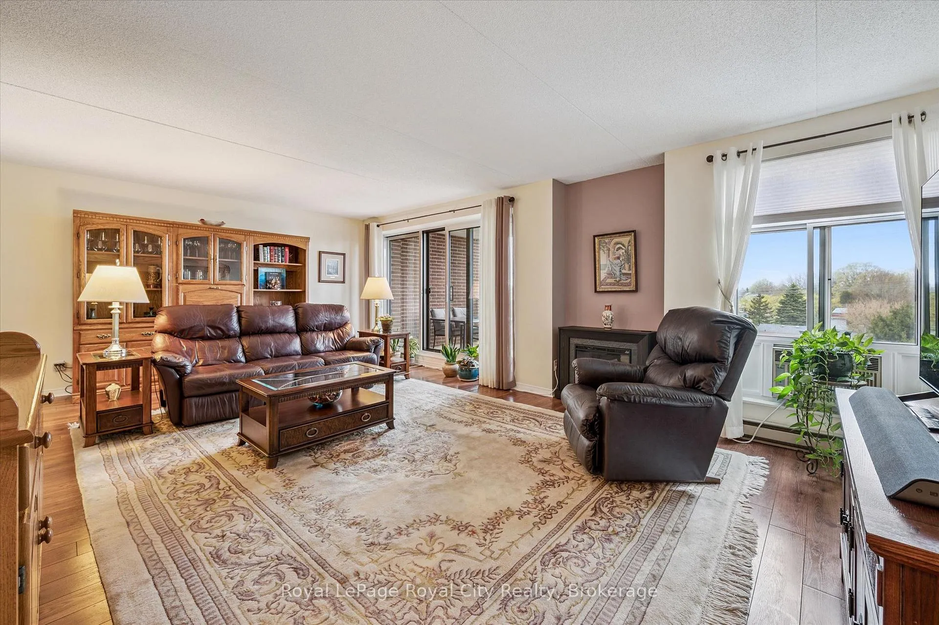 Photo 13 of Unit 507, 8 Christopher Court, Guelph, Kortright West — HOMEH