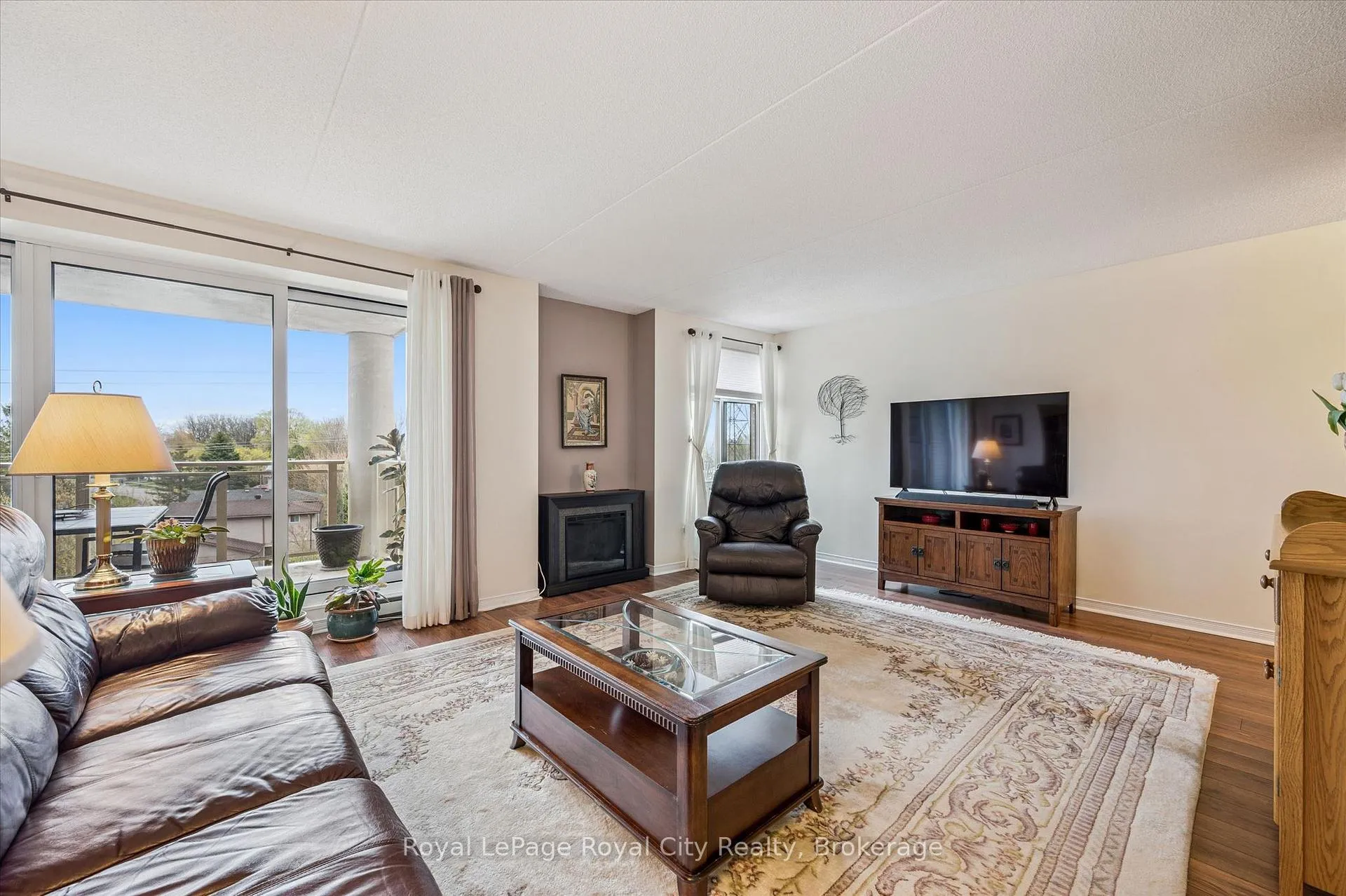 Photo 14 of Unit 507, 8 Christopher Court, Guelph, Kortright West — HOMEH