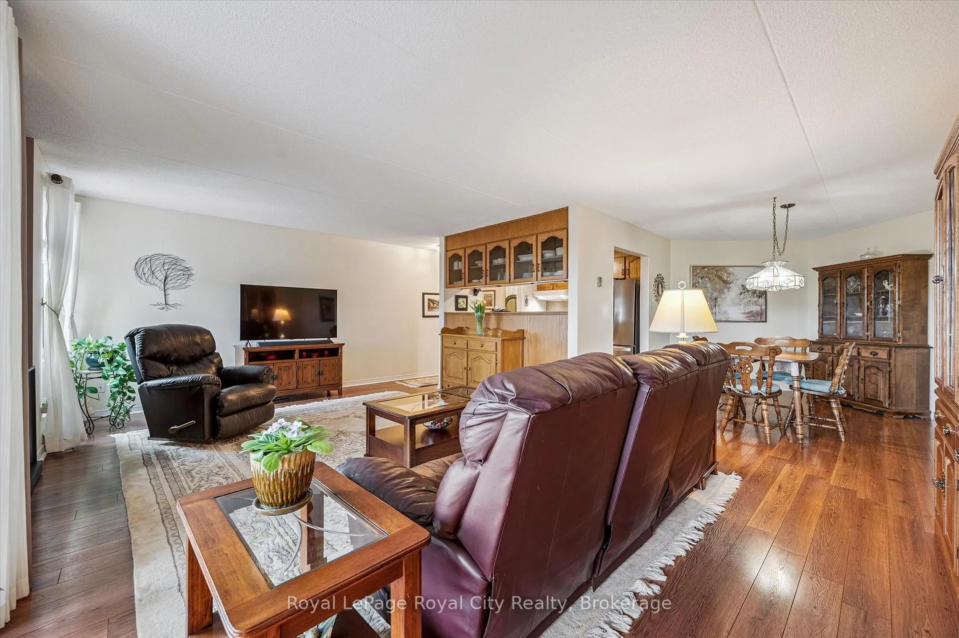 Photo 15 of Unit 507, 8 Christopher Court, Guelph, Kortright West — HOMEH
