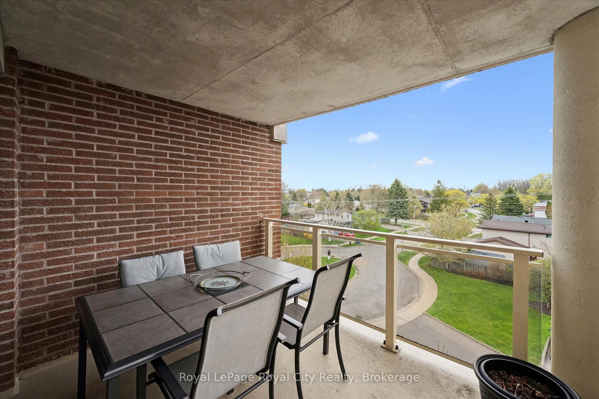 Photo 32 of Unit 507, 8 Christopher Court, Guelph, Kortright West — HOMEH