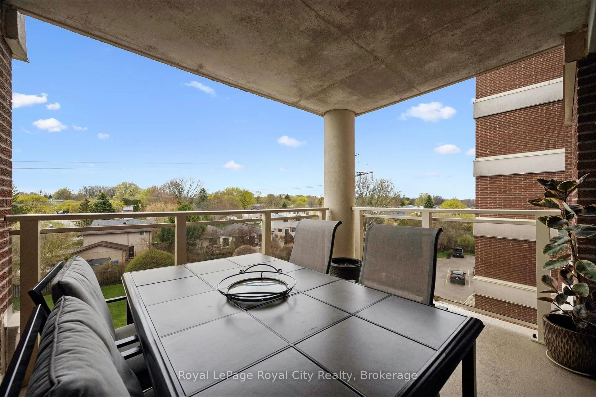 Photo 33 of Unit 507, 8 Christopher Court, Guelph, Kortright West — HOMEH