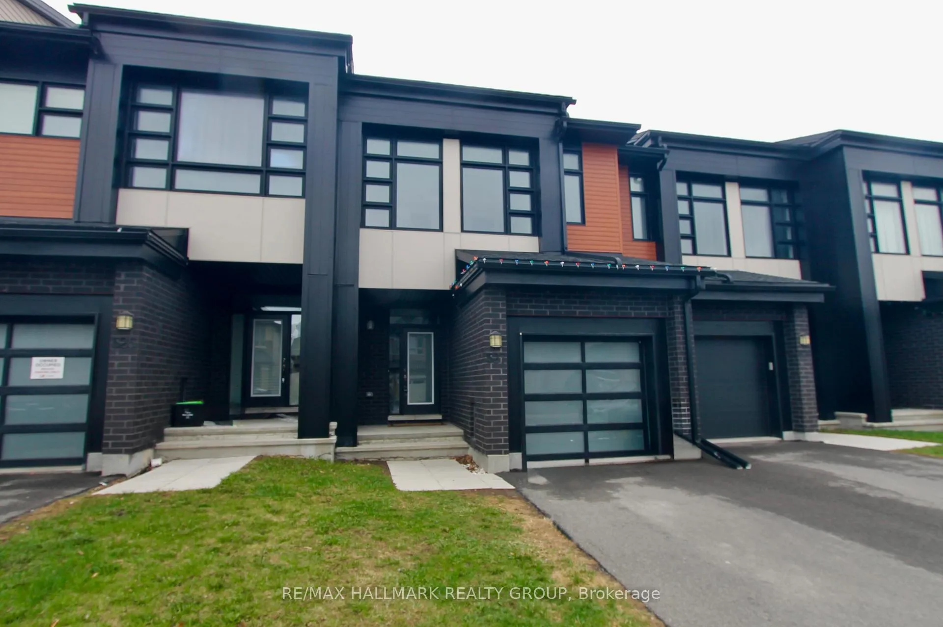 Photo 1 of 527 Triangle Street, Ottawa, Kanata - Emerald Meadows/Trailwest — HOMEH