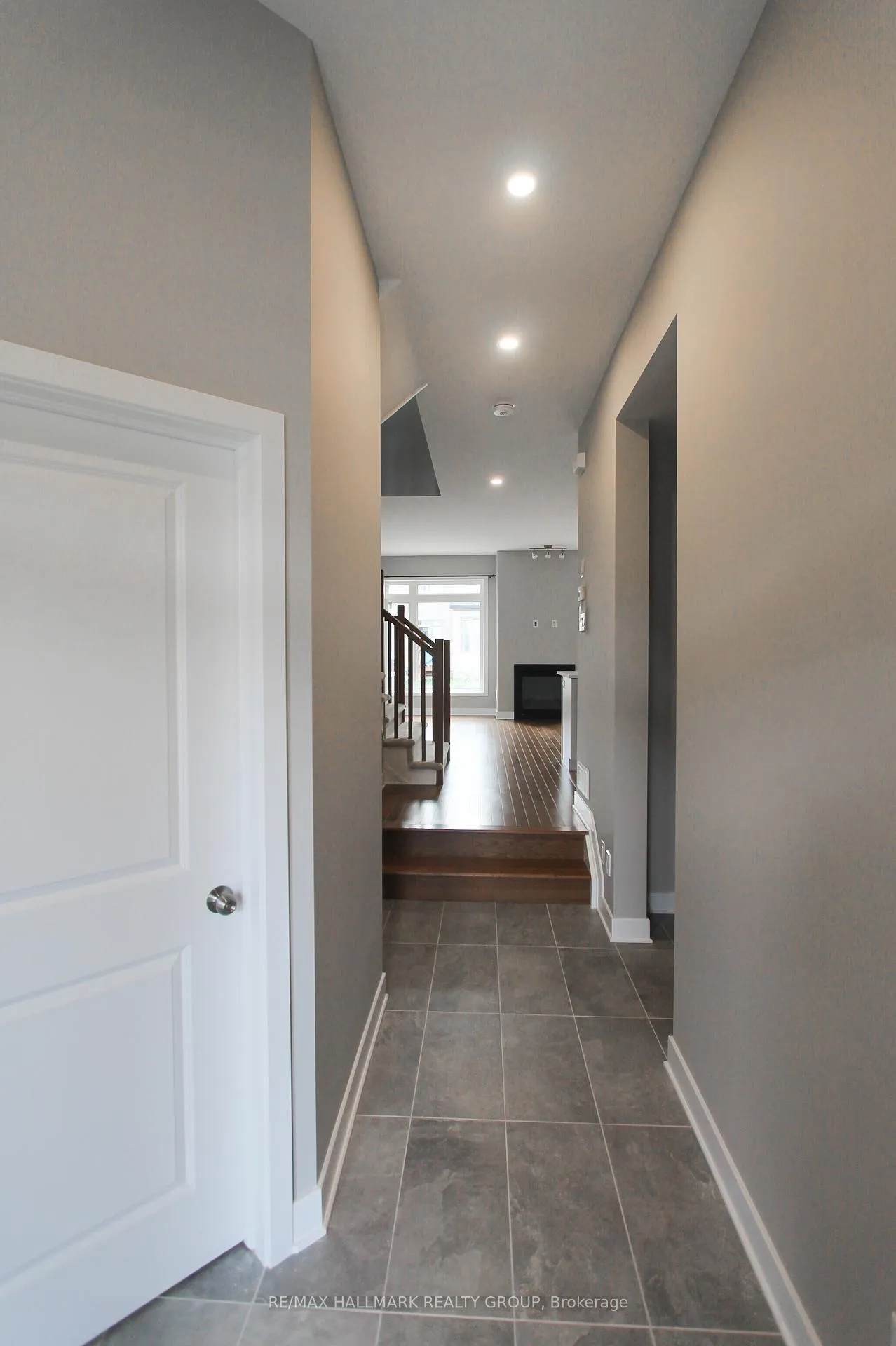 Photo 2 of 527 Triangle Street, Ottawa, Kanata - Emerald Meadows/Trailwest — HOMEH