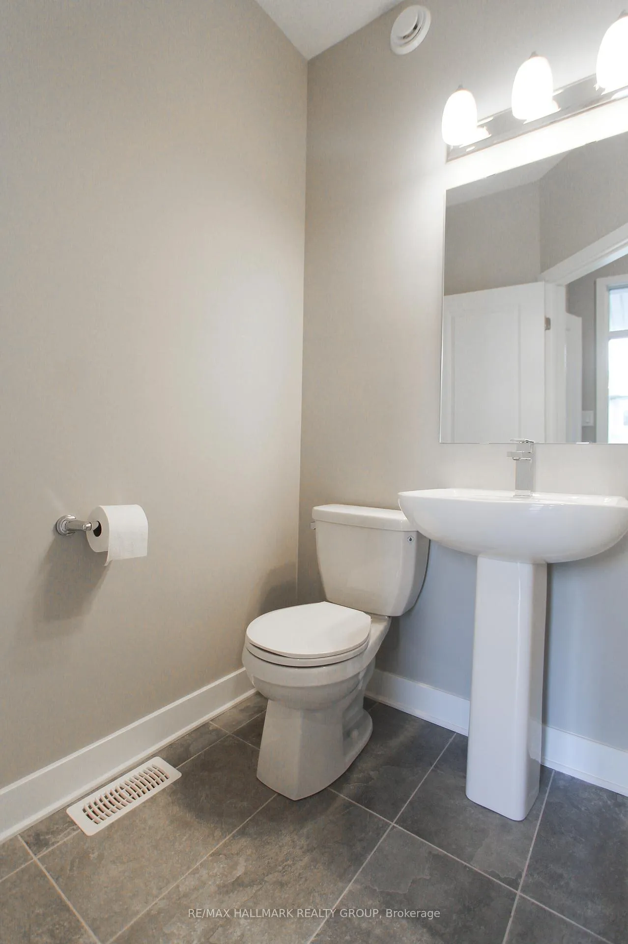 Photo 3 of 527 Triangle Street, Ottawa, Kanata - Emerald Meadows/Trailwest — HOMEH