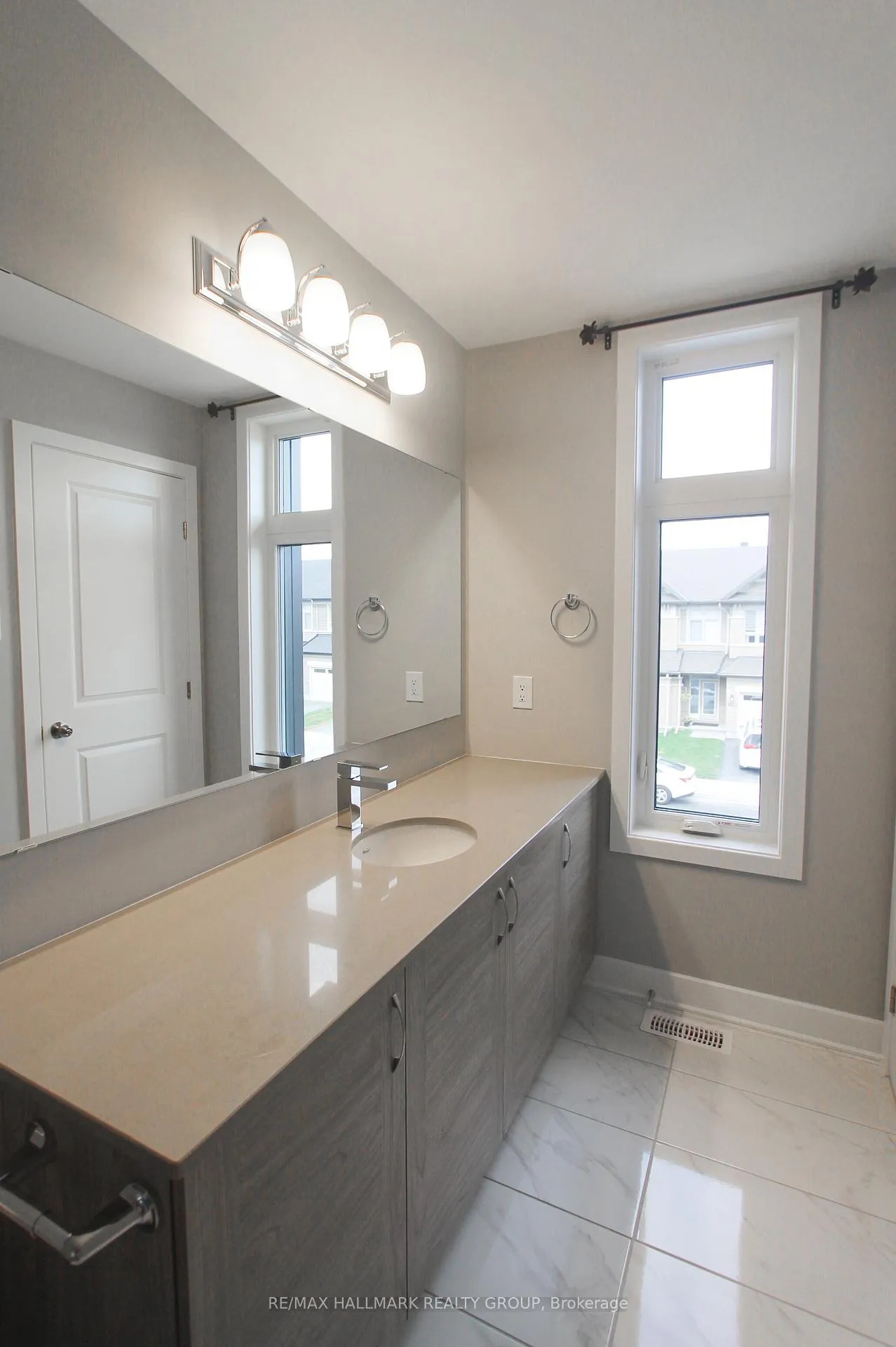 Photo 19 of 527 Triangle Street, Ottawa, Kanata - Emerald Meadows/Trailwest — HOMEH