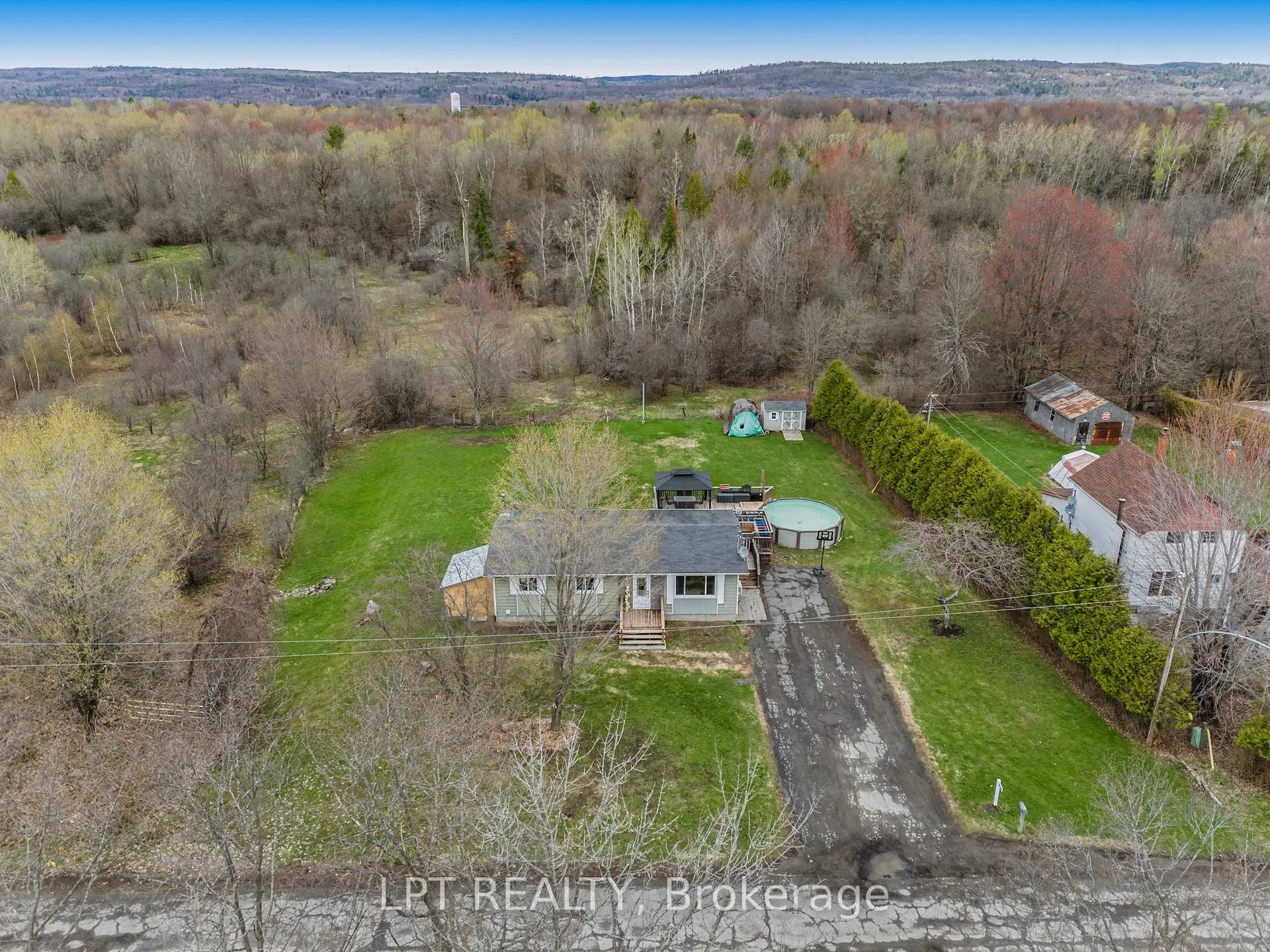 Photo 33 of 548 Pharand Street, Champlain, Champlain Twp — HOMEH