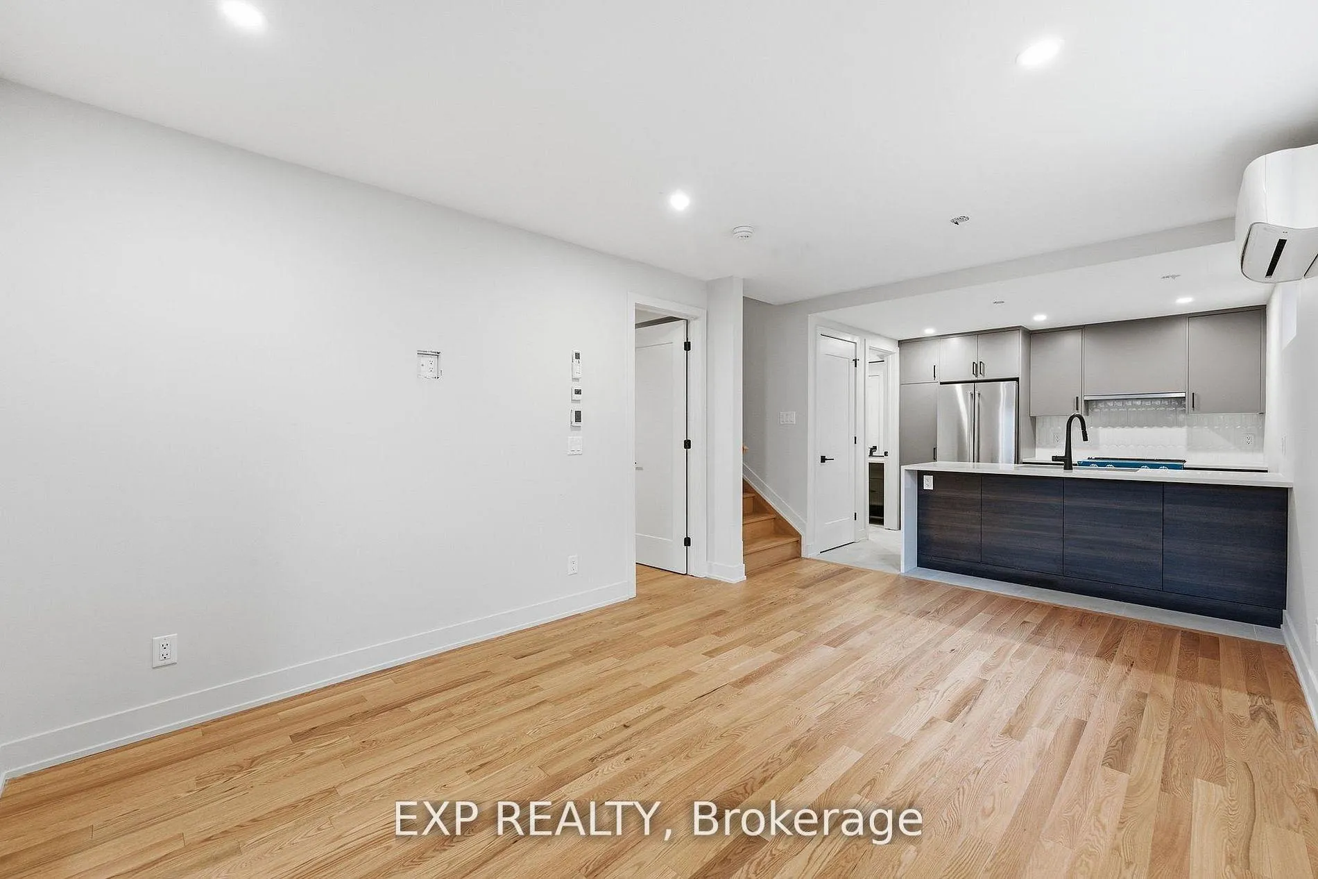 Photo 2 of Unit A2, 512 Roosevelt Avenue, Ottawa, McKellar/Highland — HOMEH